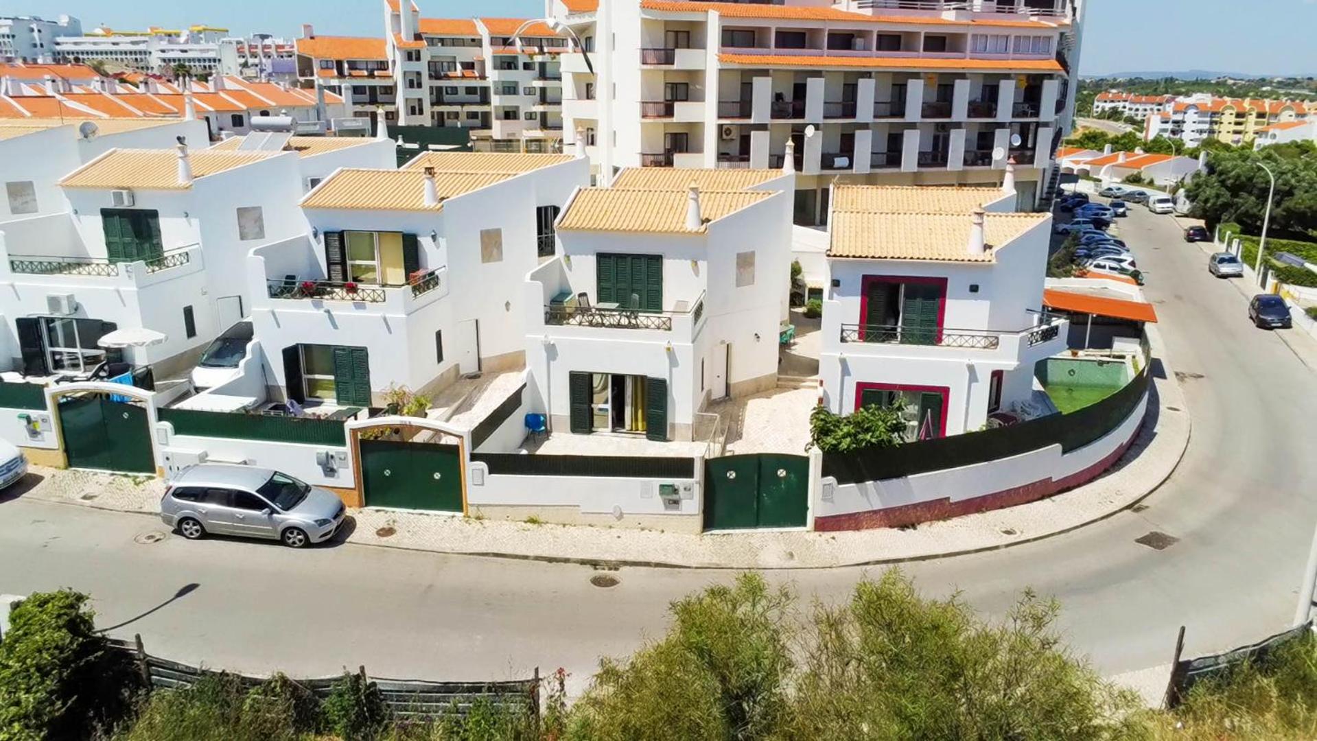 Hotel Villa Golfinho by Sunny Deluxe - Image 1