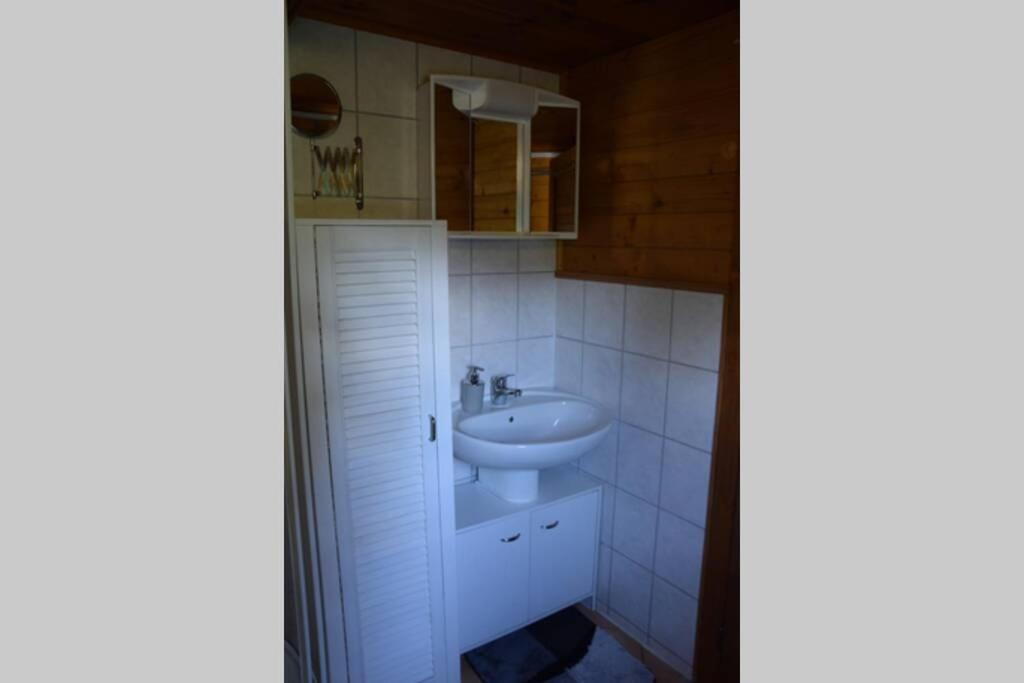 Gemütliches Blockhaus, Waldblick, Nähe BER/SXF