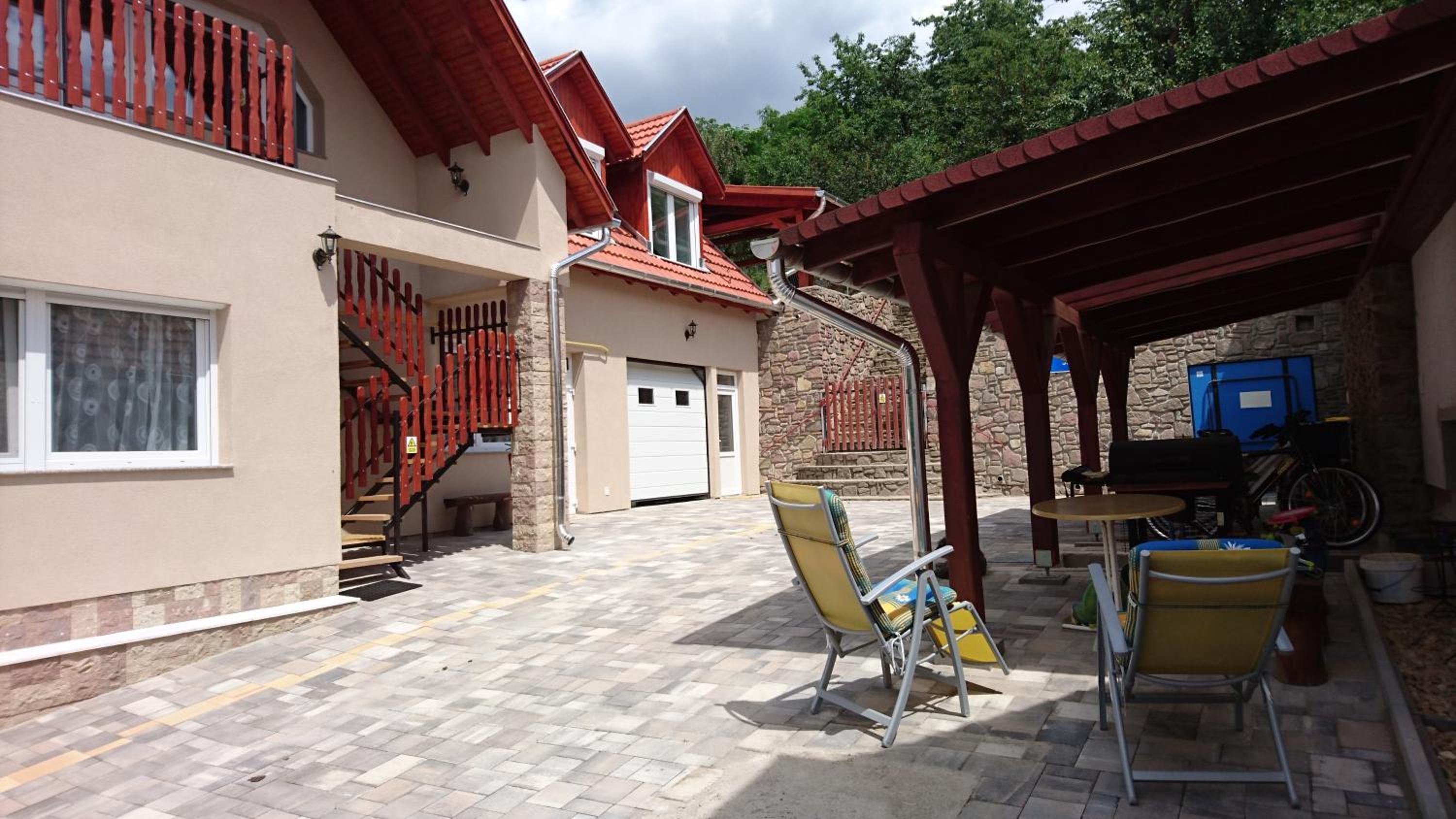 Bé-La 2 Vendégház view 3