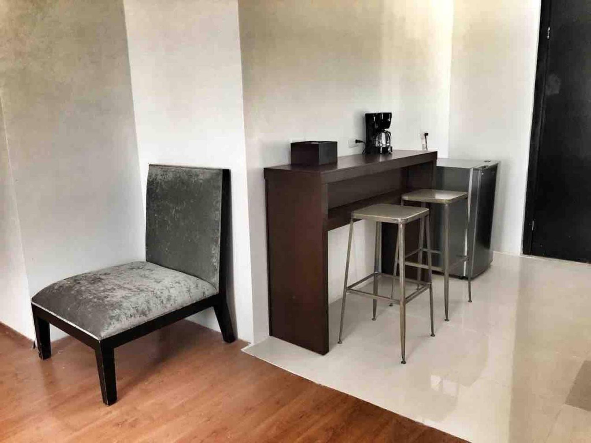 10 Large suite for 4 people view 5