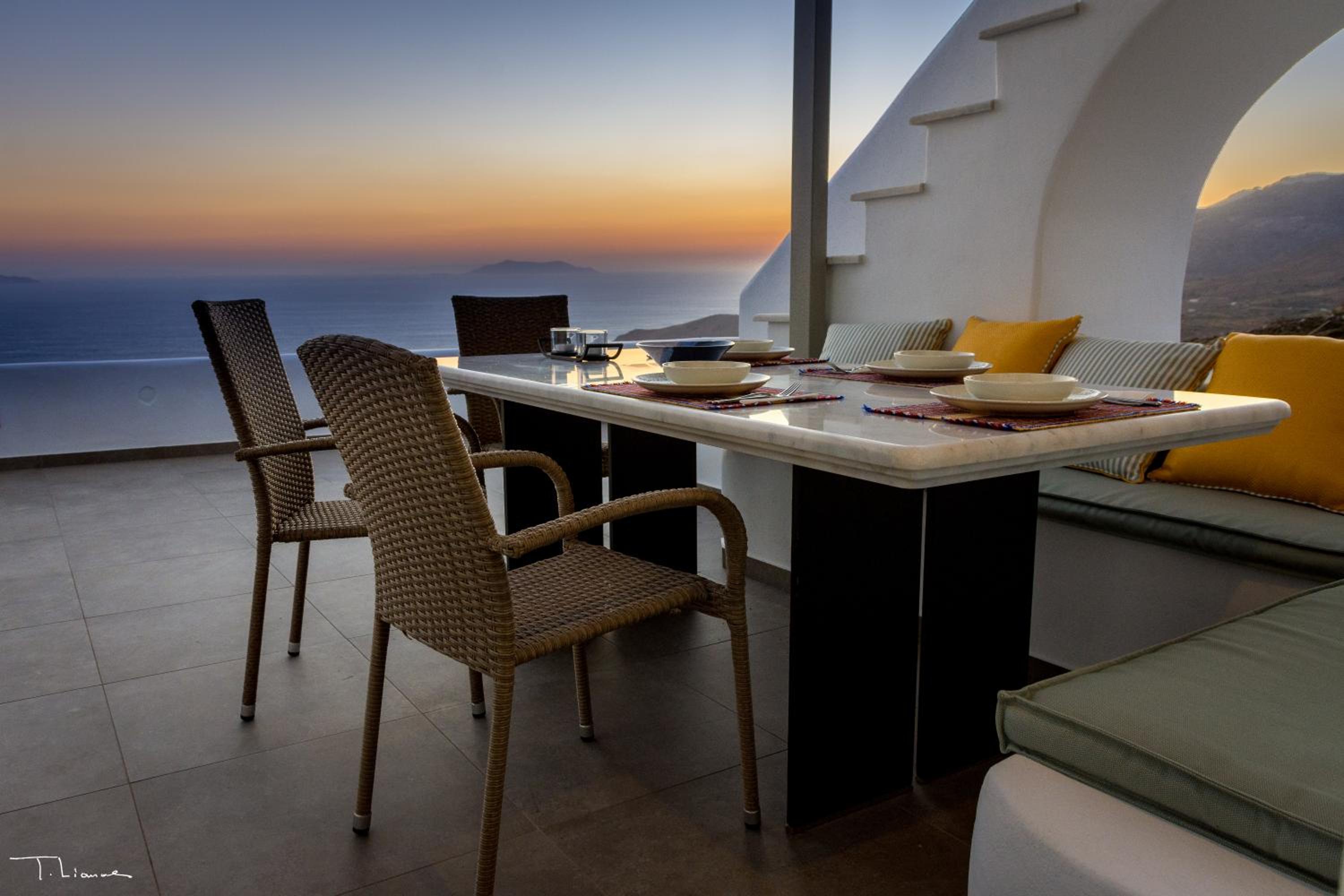 Alos Residence