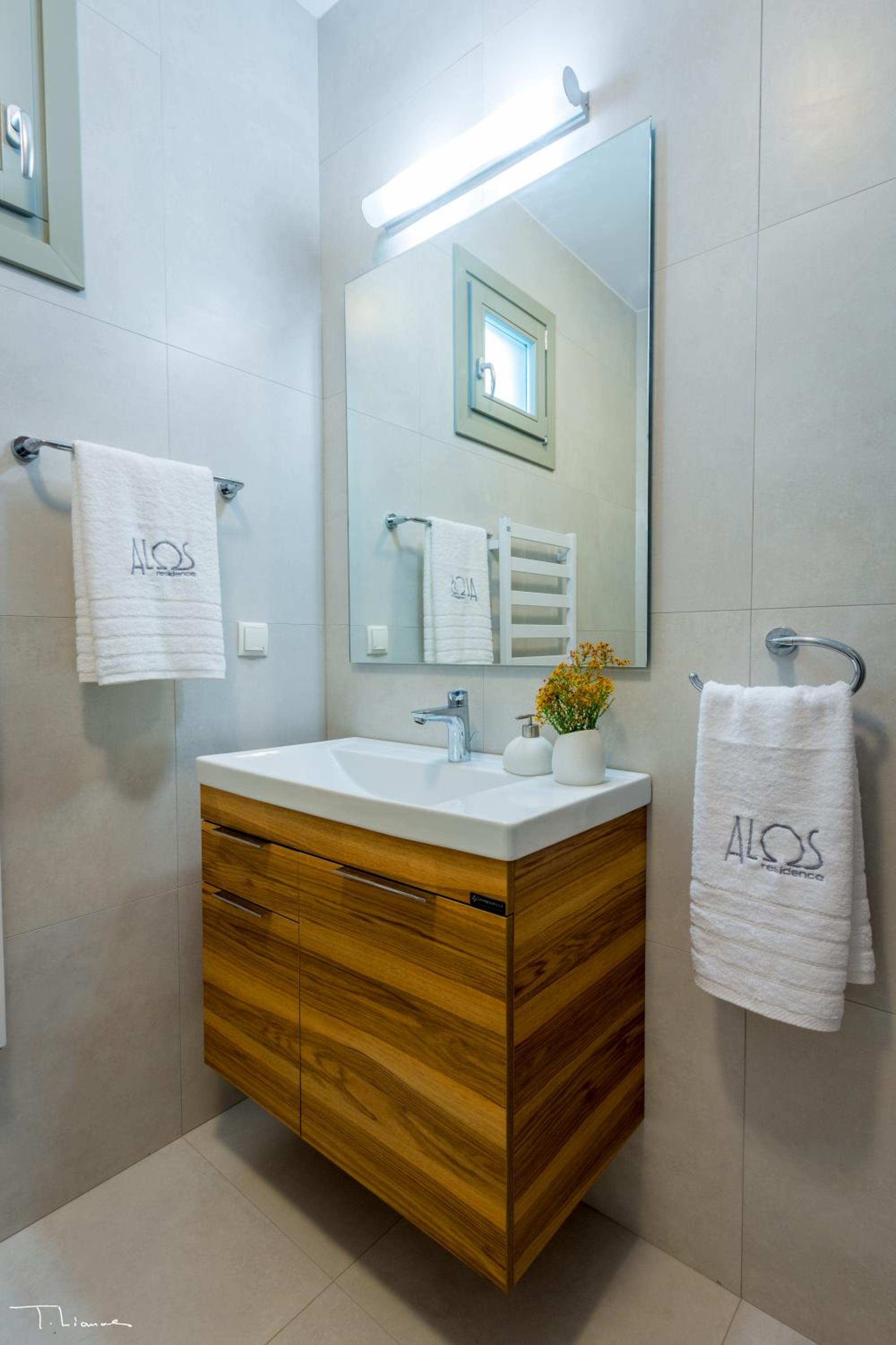 Alos Residence