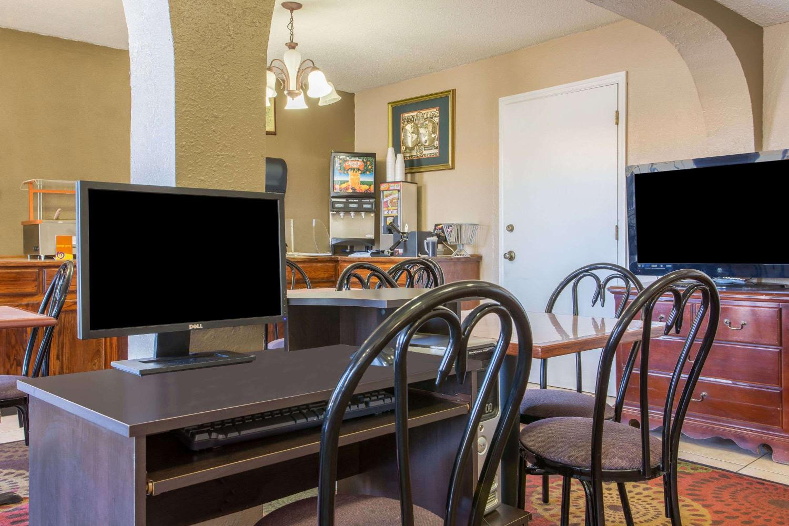 Super 8 by Wyndham Antioch/Nashville South East - Property Image 5