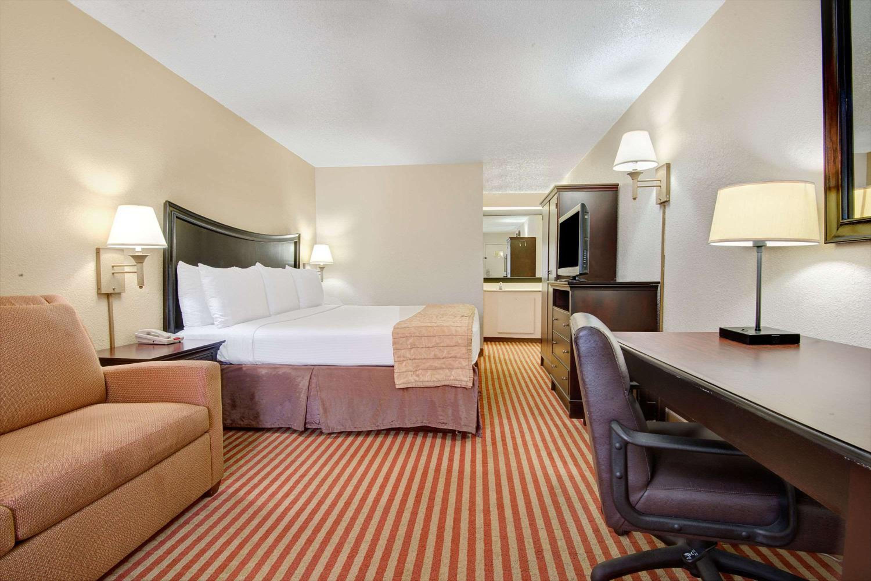 Baymont by Wyndham Nashville Airport - Property Image 27