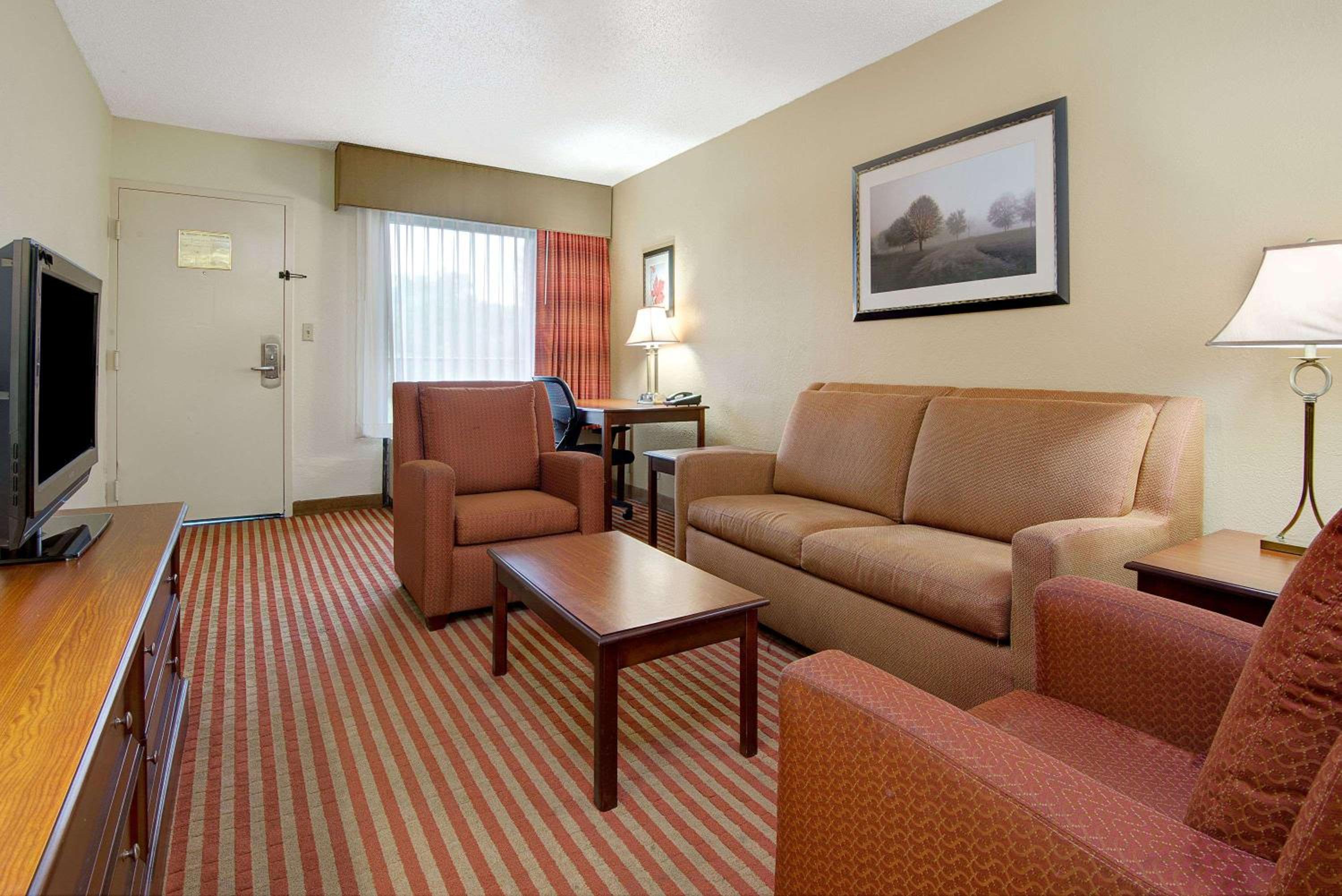 Baymont by Wyndham Nashville Airport - Property Image 29