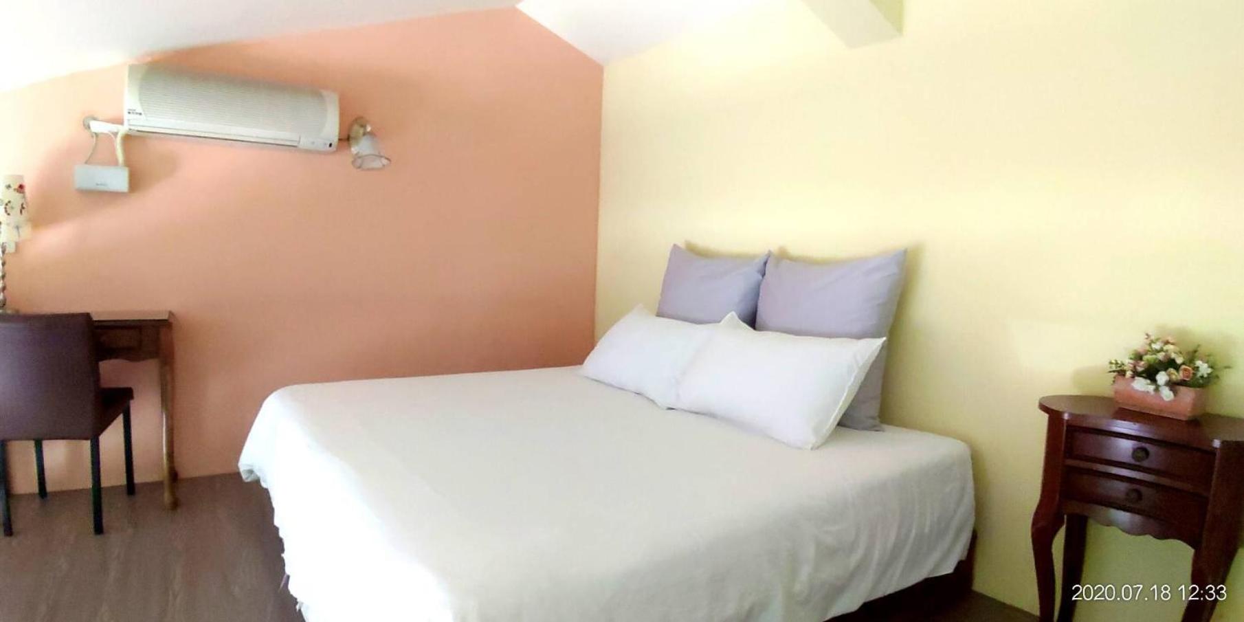 Champs Elysees Guesthouse view 2