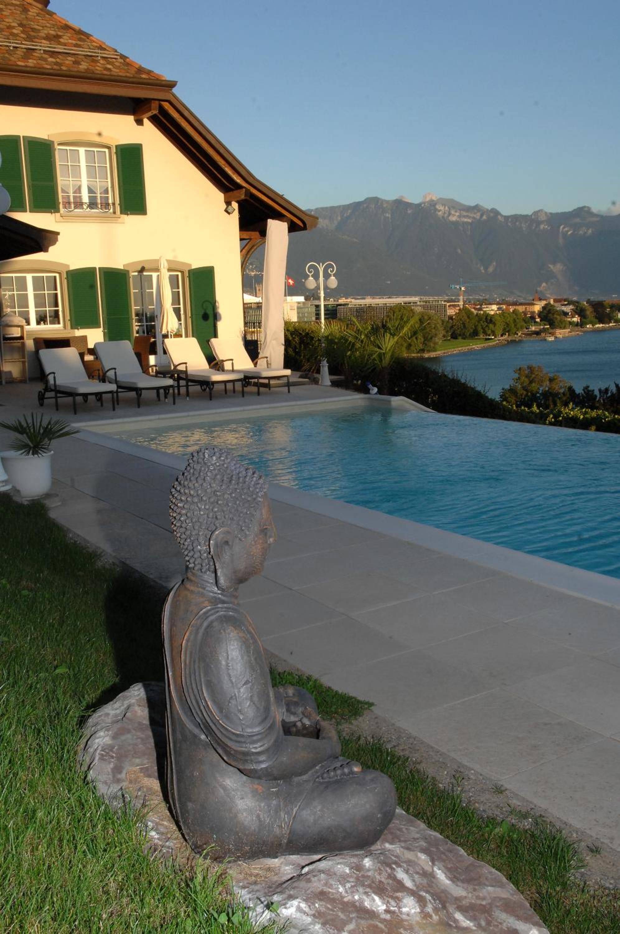 Corseaux Beach rooms-Riviera Beach apartments