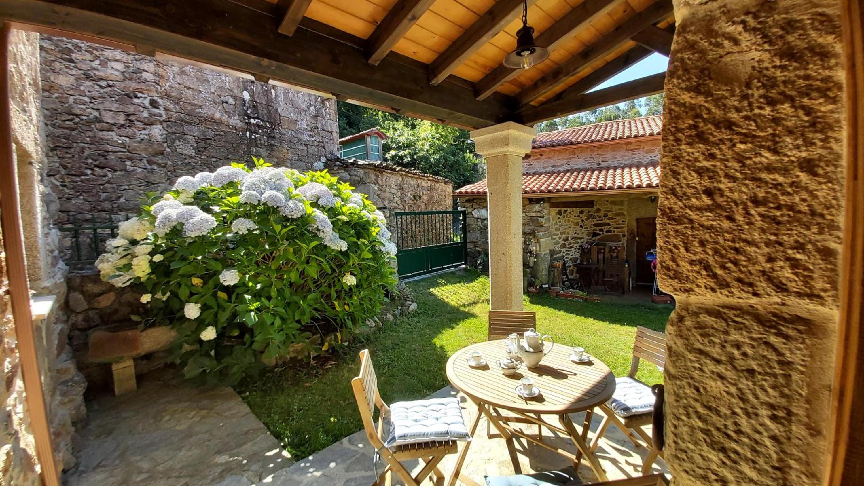 A Casa dos Avós es una casa de Piedra de 1850 con Piscina y en plena Naturaleza en Galicia view 4