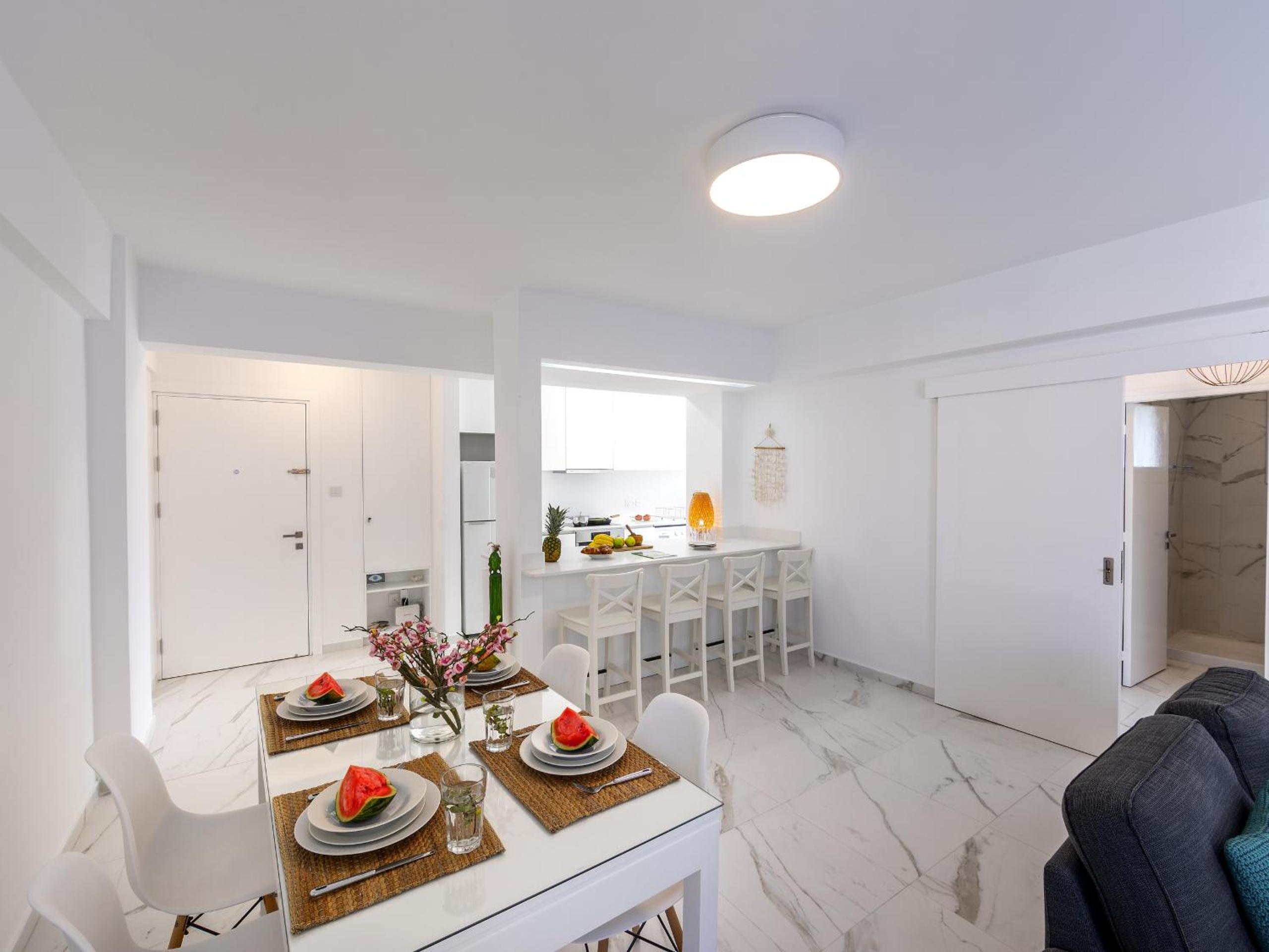 Mackenzie Leo Seafront Suite view 5