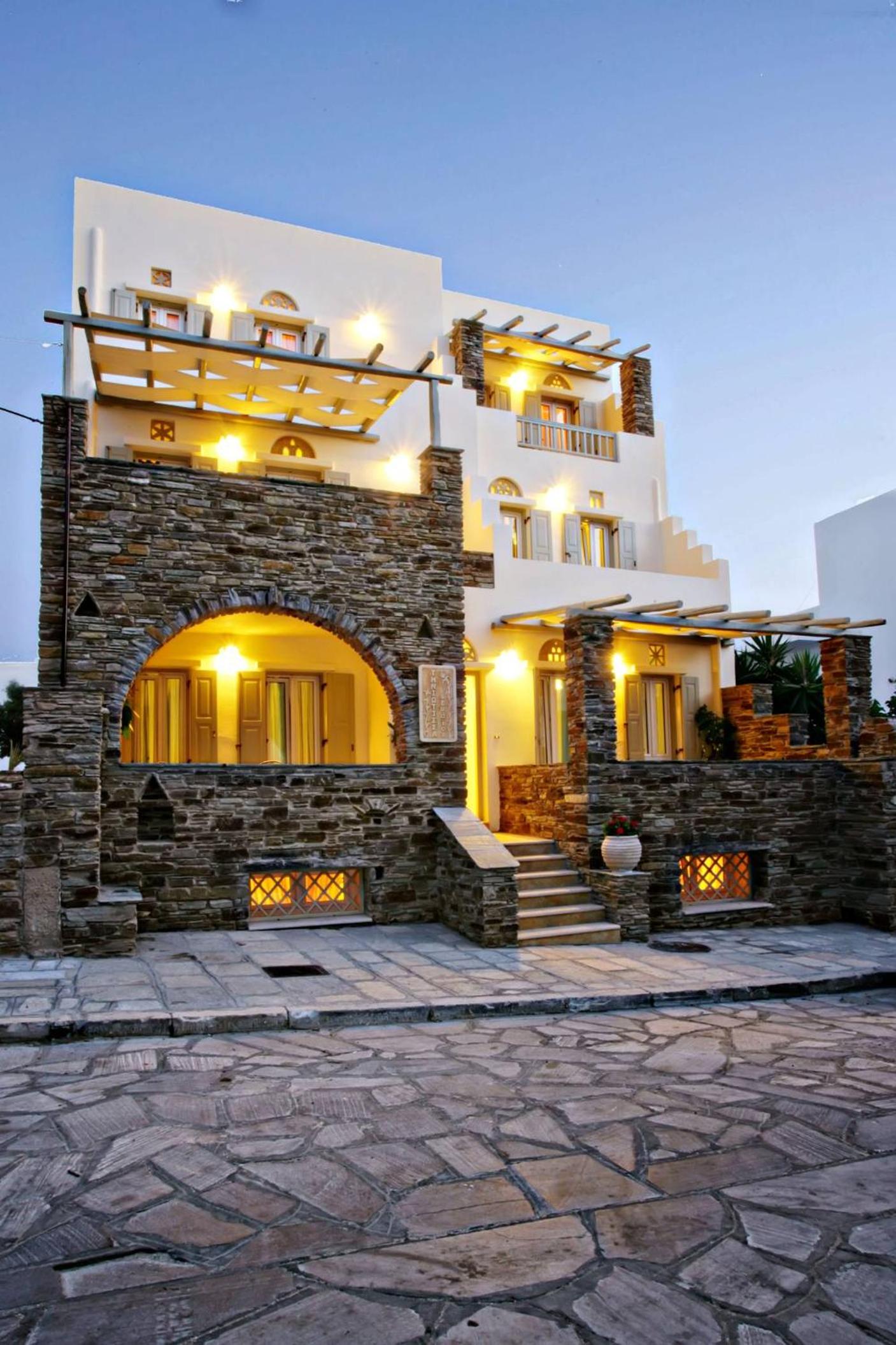 Hotel Tiniotissa Studios - Image 1