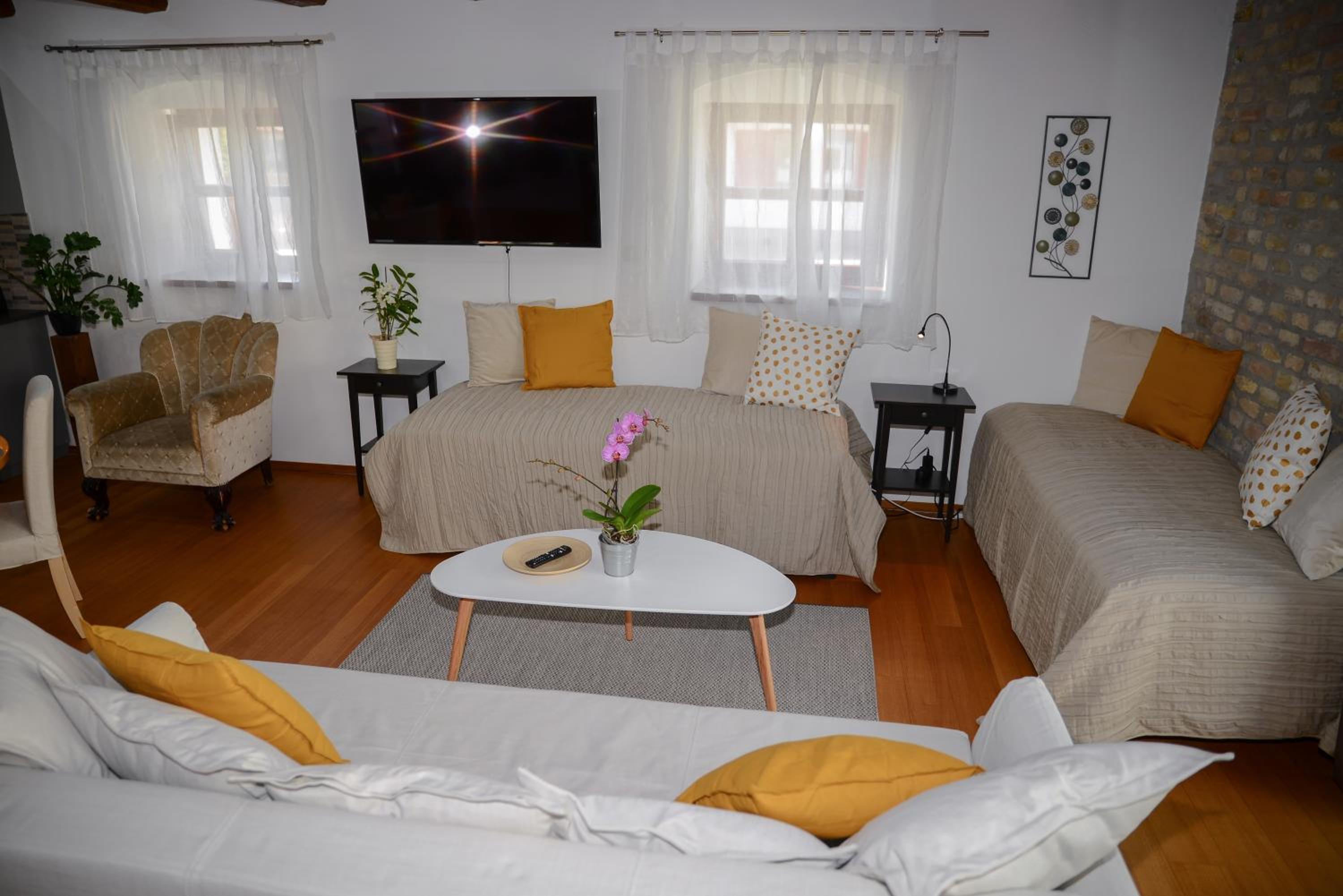 Somos Apartman view 4