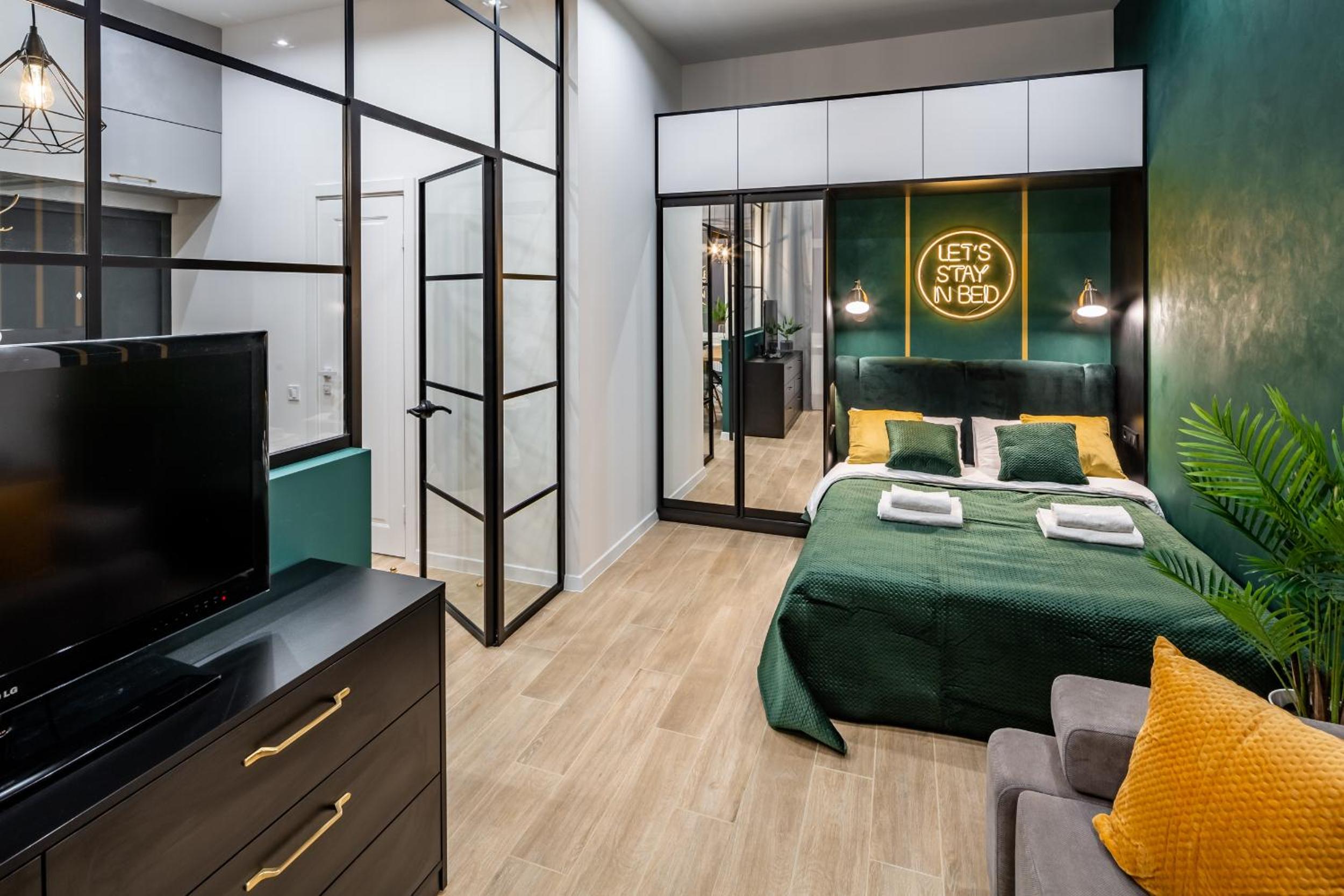 Emerald Lux Apartment. LiveInLviv view 2