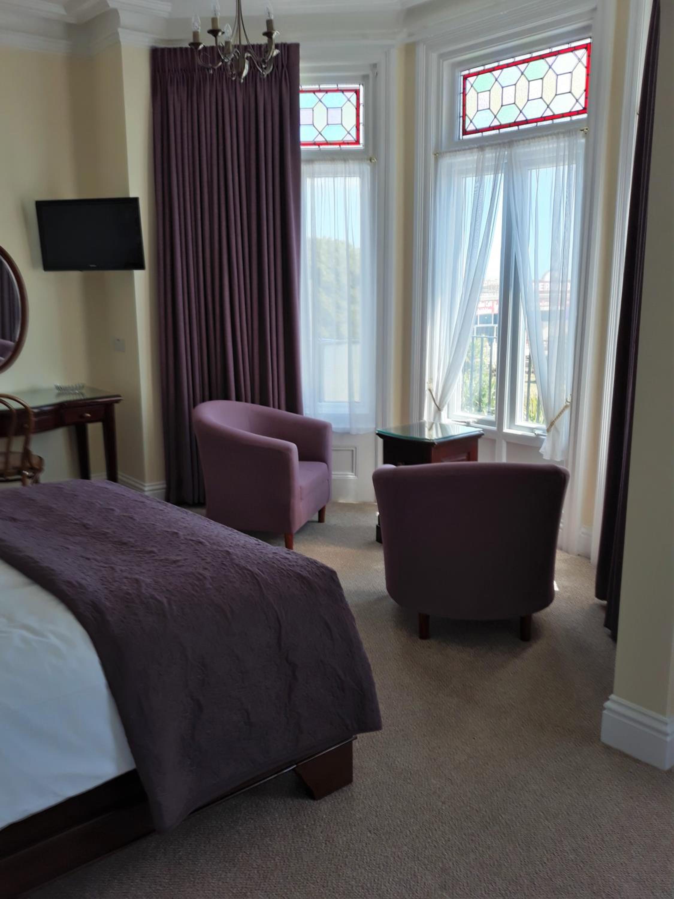 Breakers Bed and Breakfast