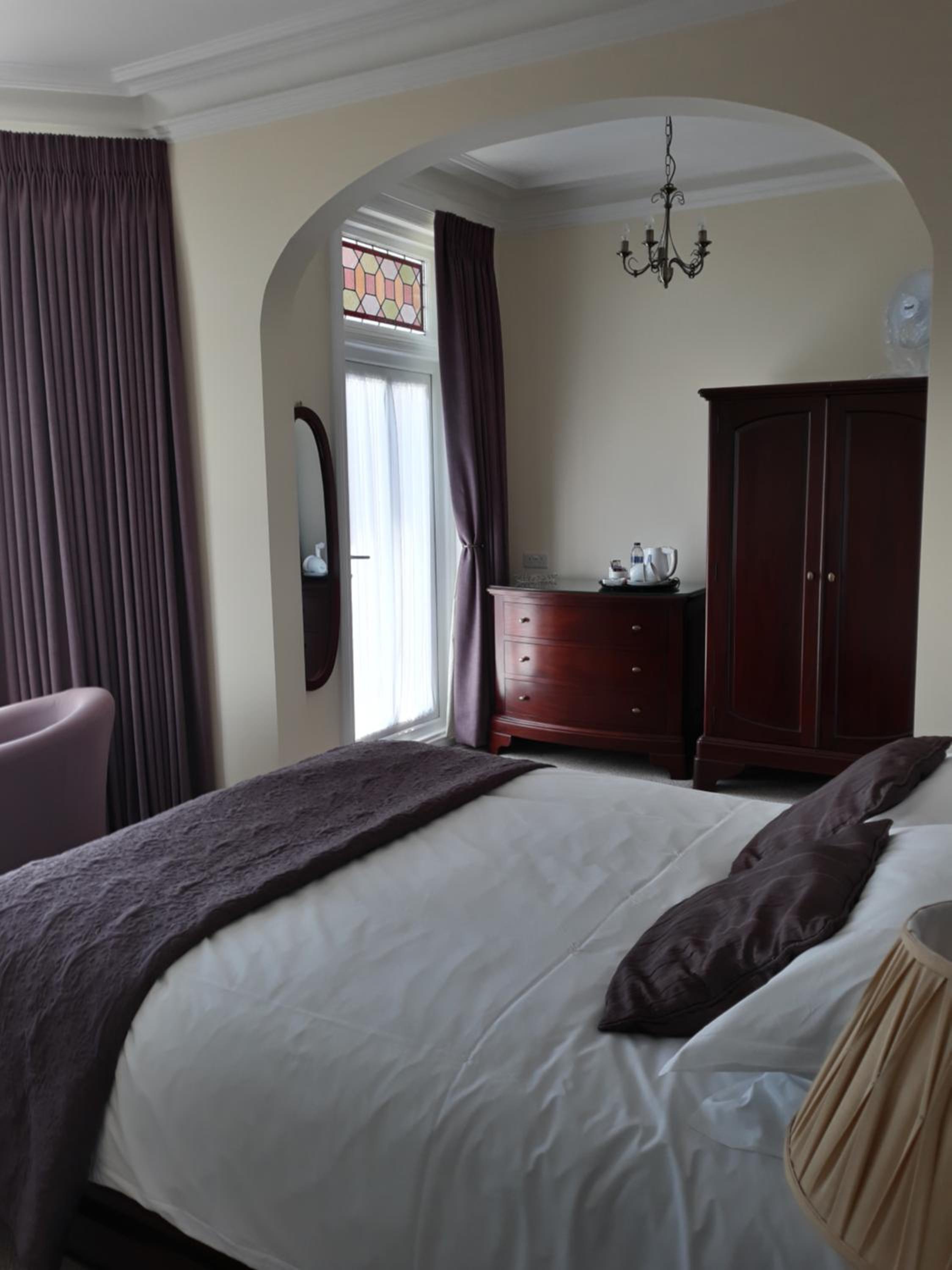 Breakers Bed and Breakfast
