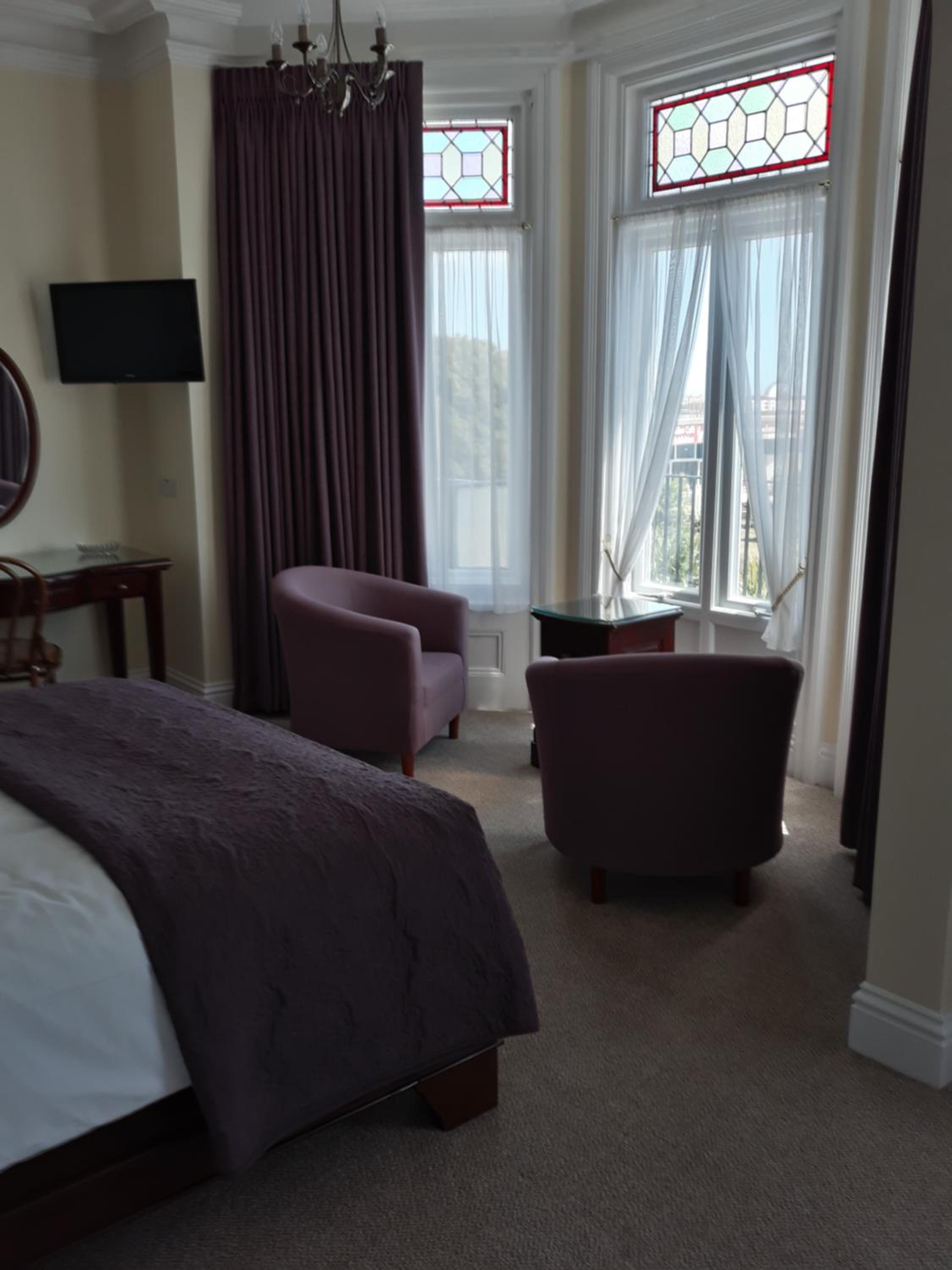 Breakers Bed and Breakfast
