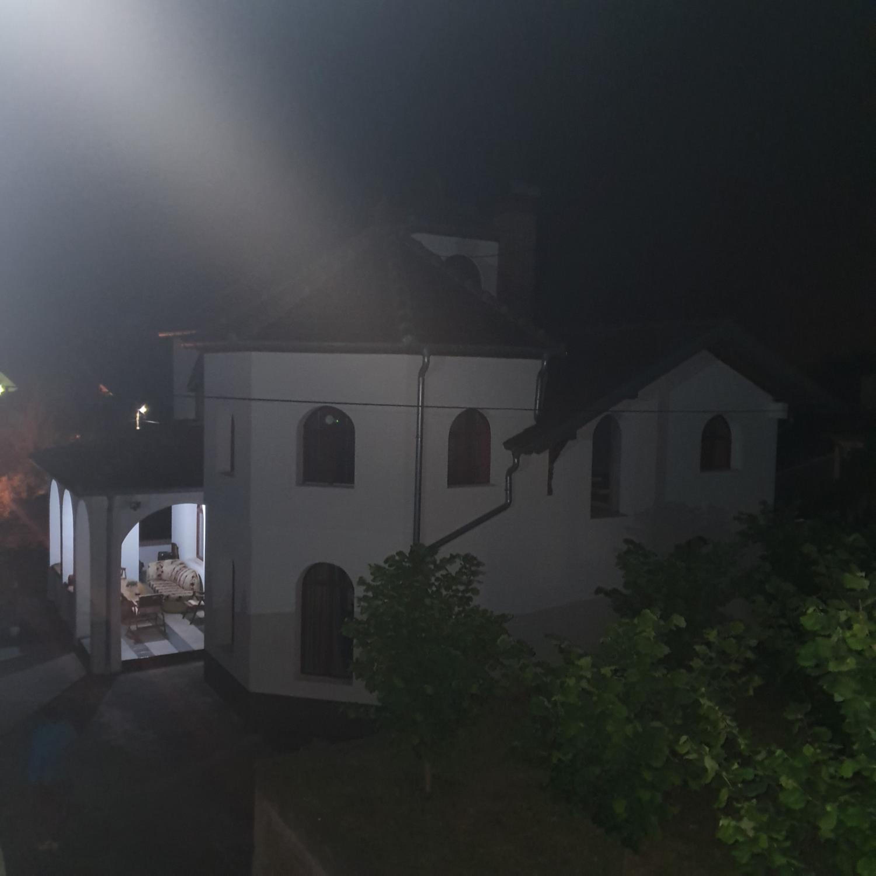Photo 33