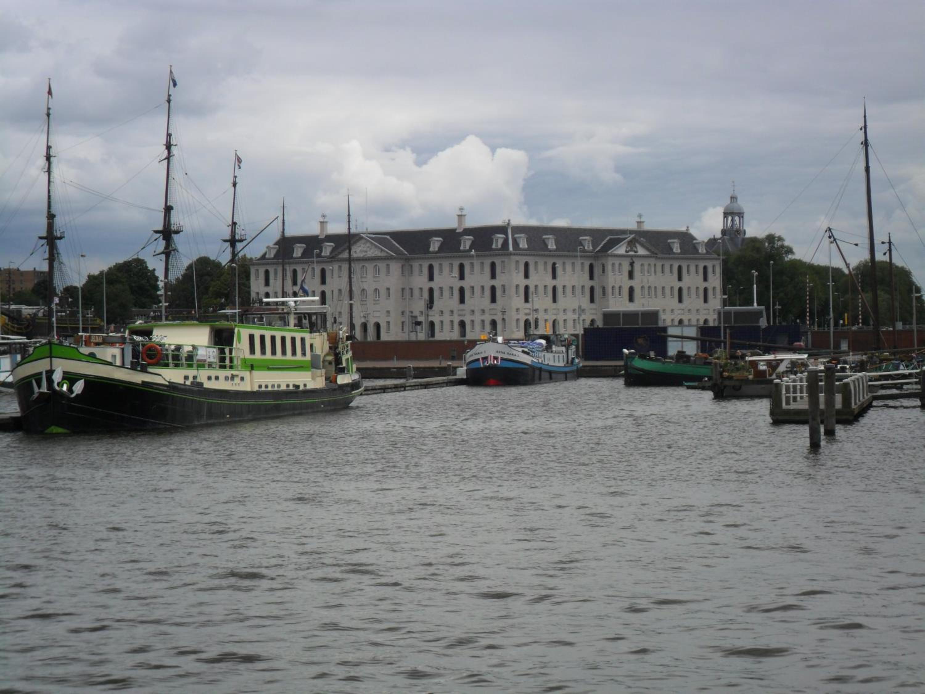 Anna Houseboat