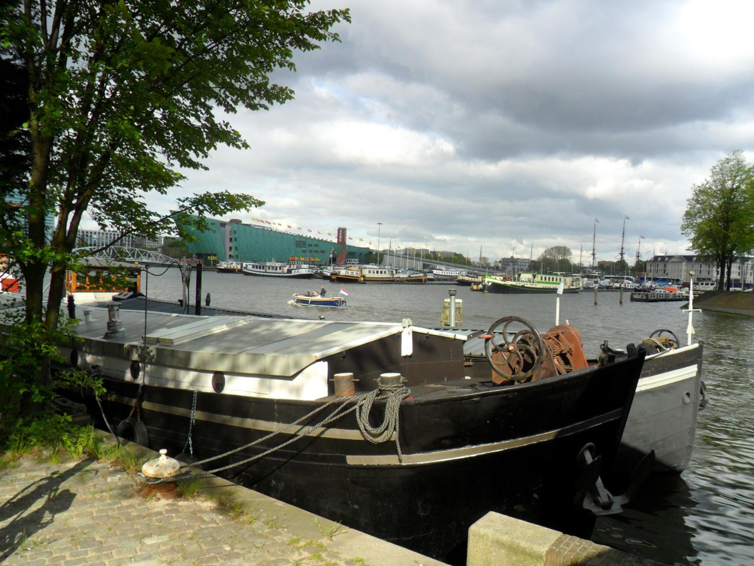 Anna Houseboat photo 5