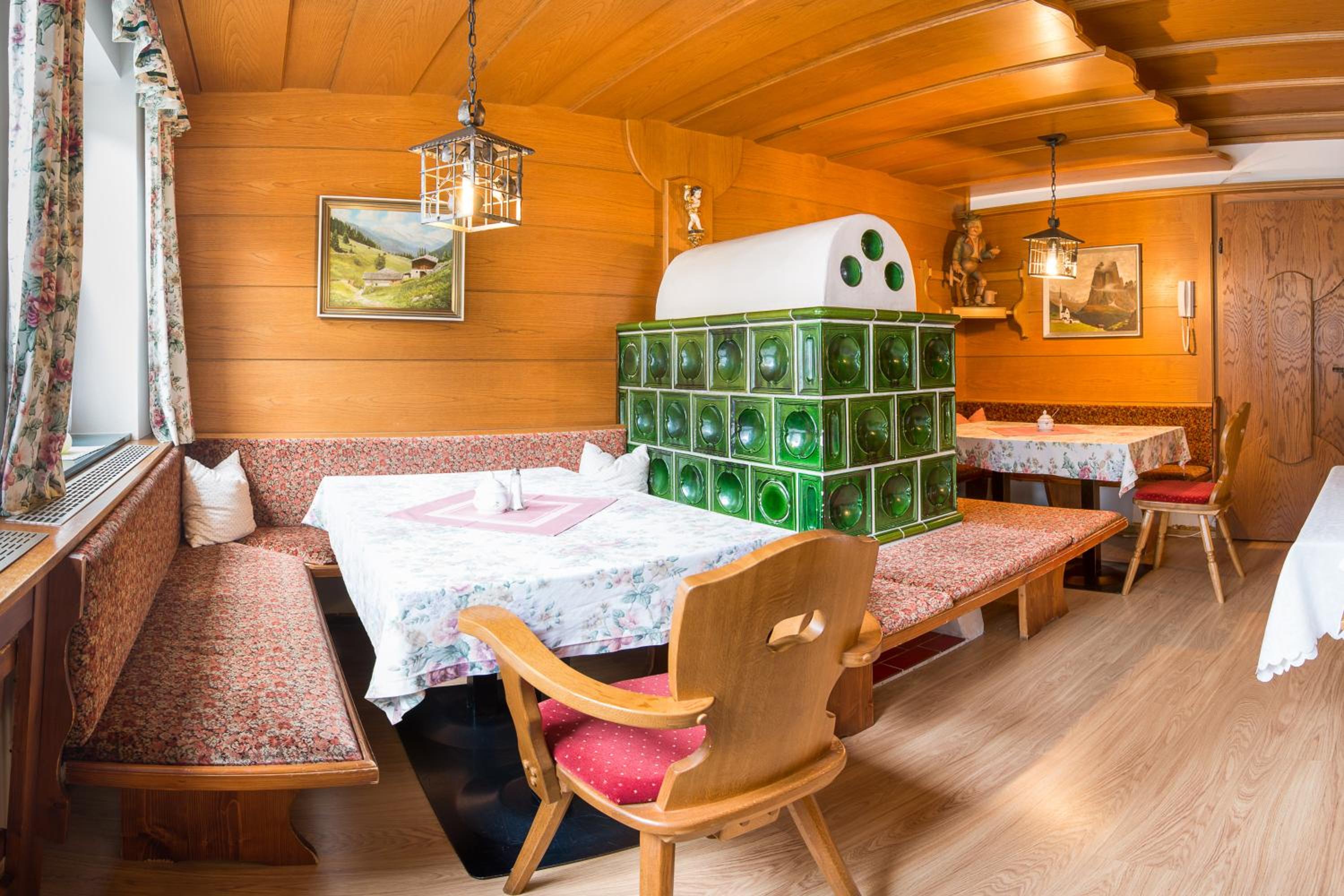 Pension Gulla - Ferienhaus Appartements B&B