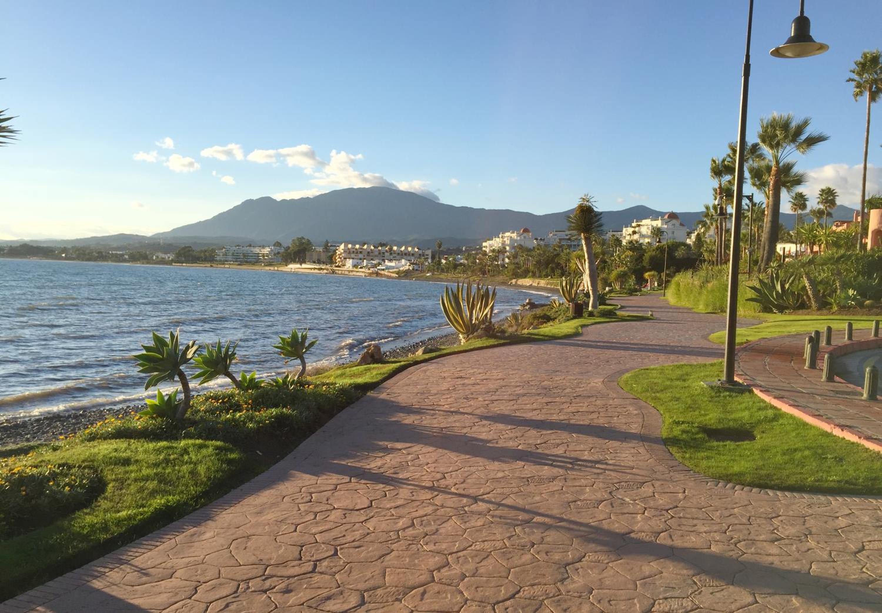 Salinas. Apartment for 4. Terrace/Parking/Pools/Gym/4mins beach view 4