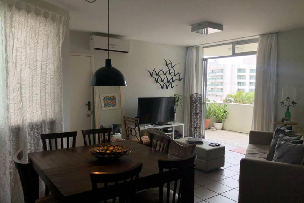 Apartamento 3 quartos +2 garagens+2 banheiros a 40m da Praia dos Ingleses/florianopolis