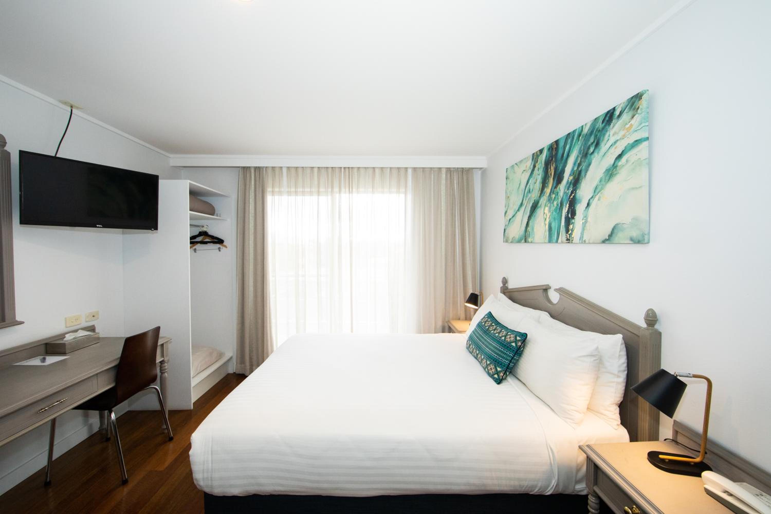 New England Motor Lodge