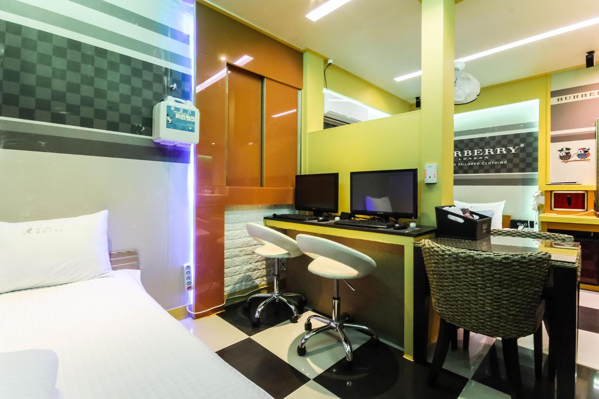 hotel room