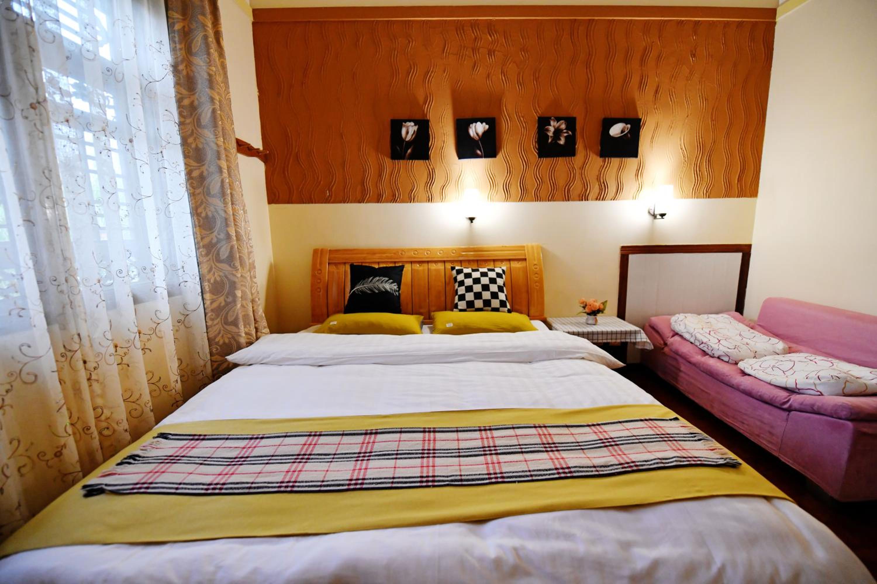 Maple Leaf Inn