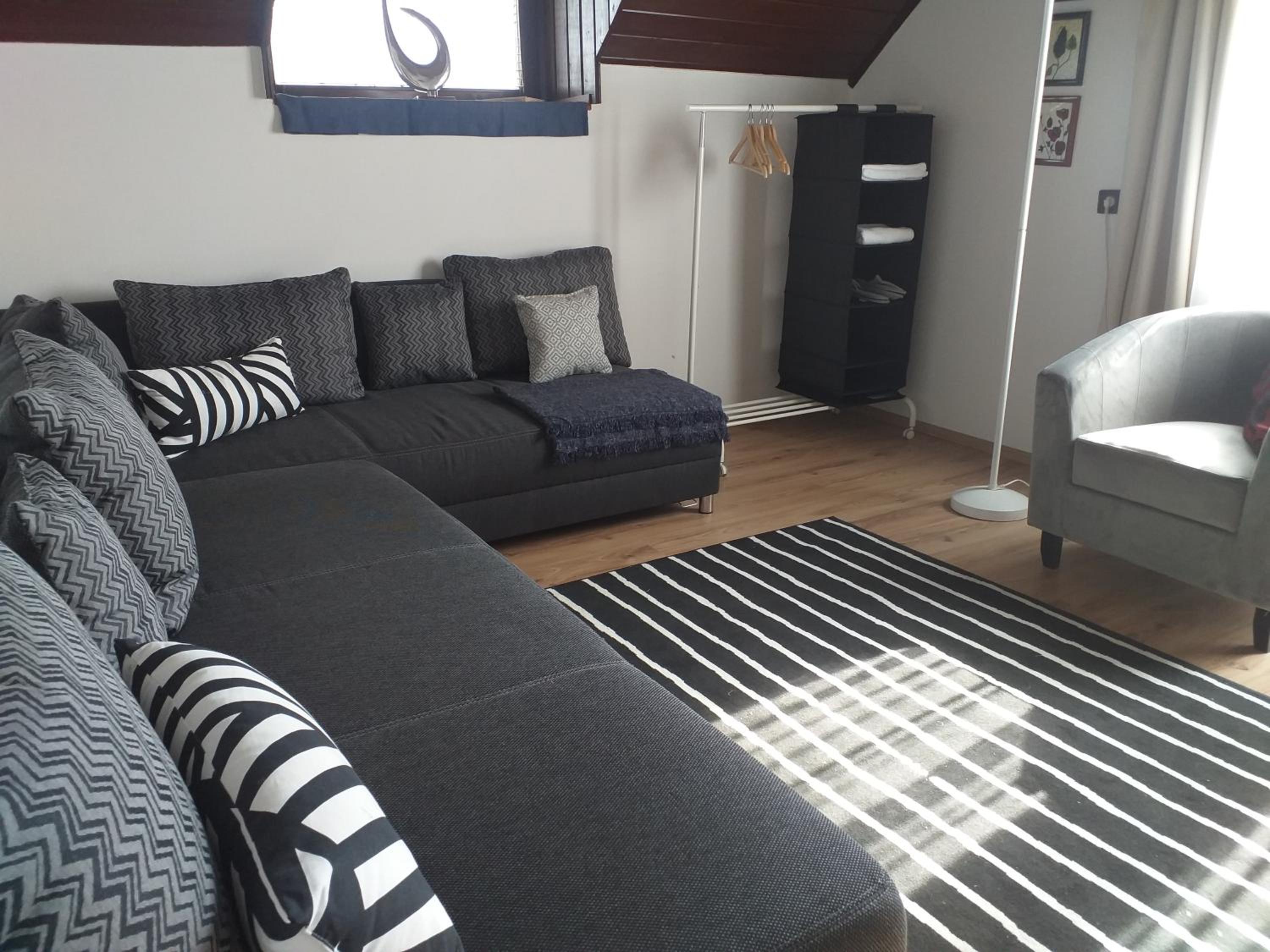 ART INN APARTMANHÁZ BALATON-GYENESDIÁS