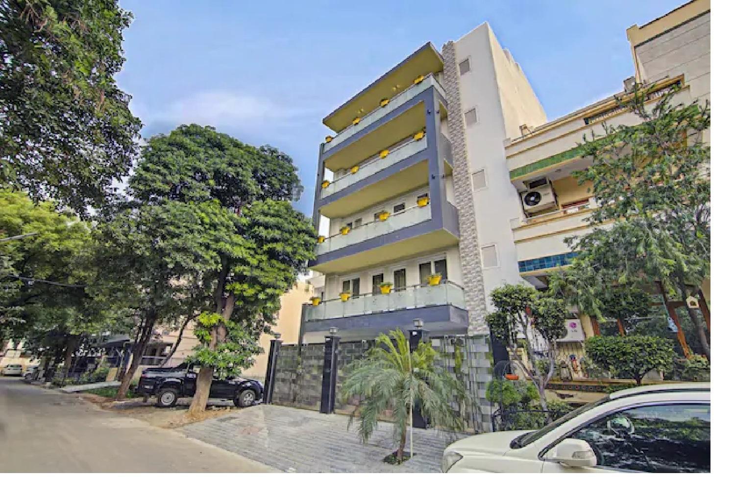 NUAB House - Near Fortis, MAX, MEDANTA, Paras Hospitals and HUDA Metro view 3