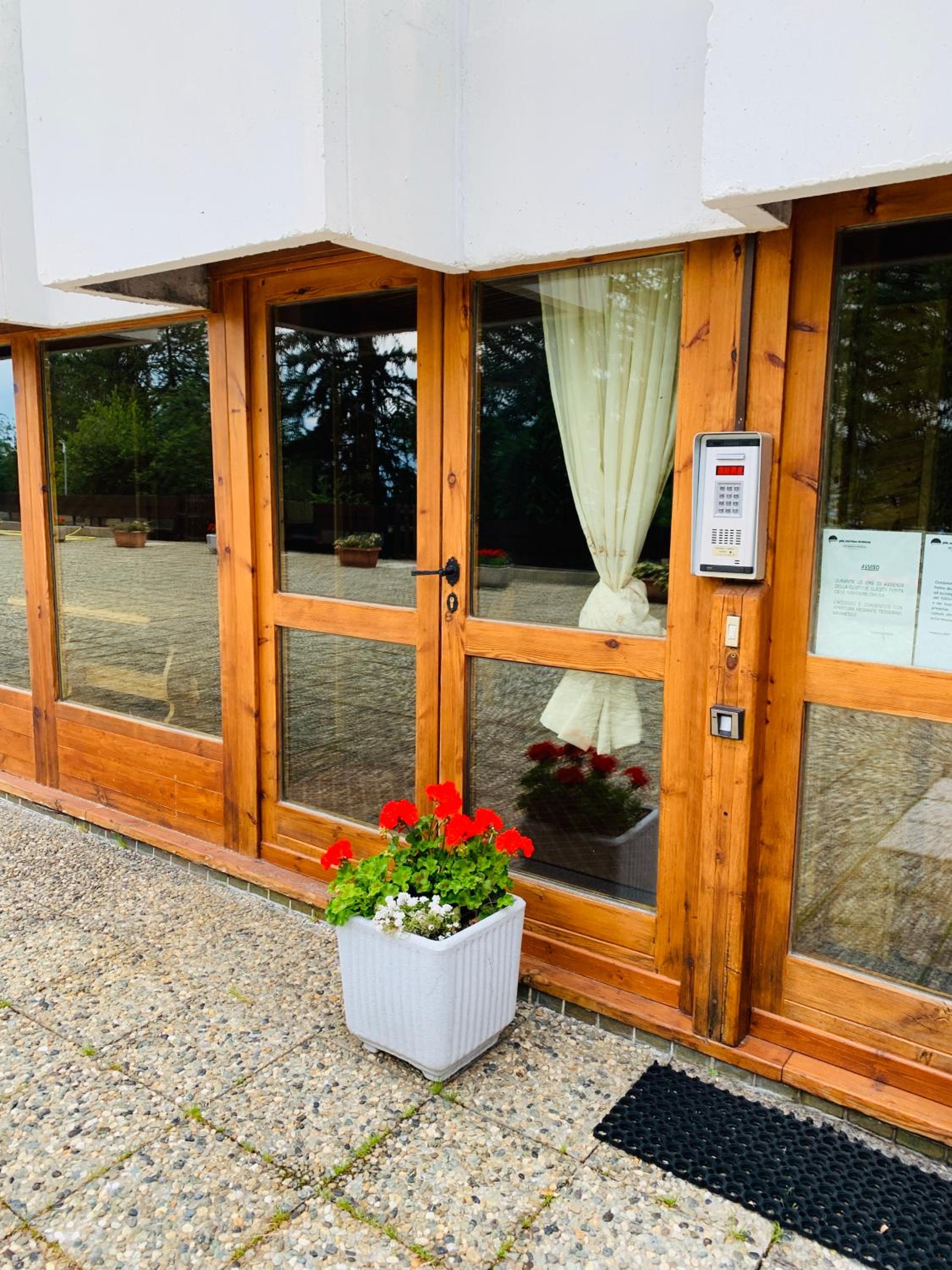 Edelweiss Pila-Ski appartment con vista montagne view 2