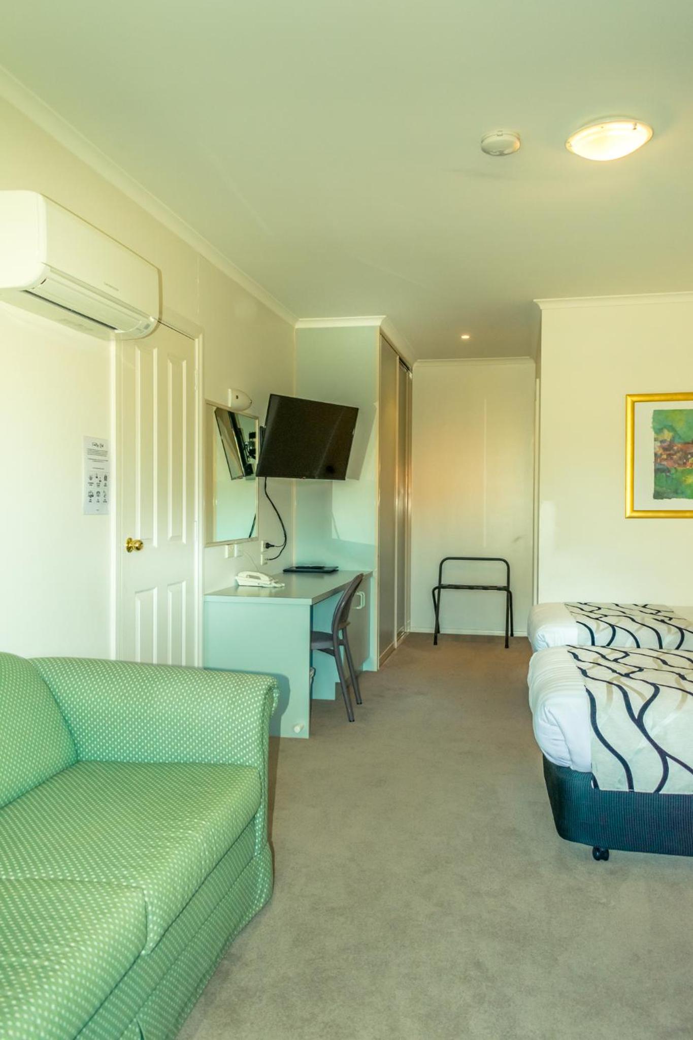 Deniliquin Country Club Motor Inn