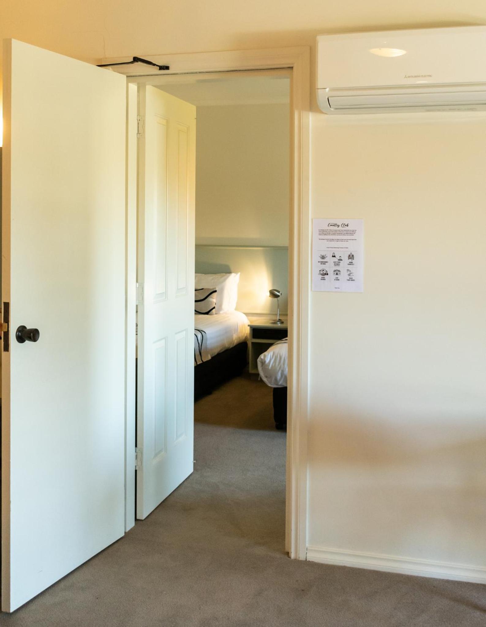 Deniliquin Country Club Motor Inn