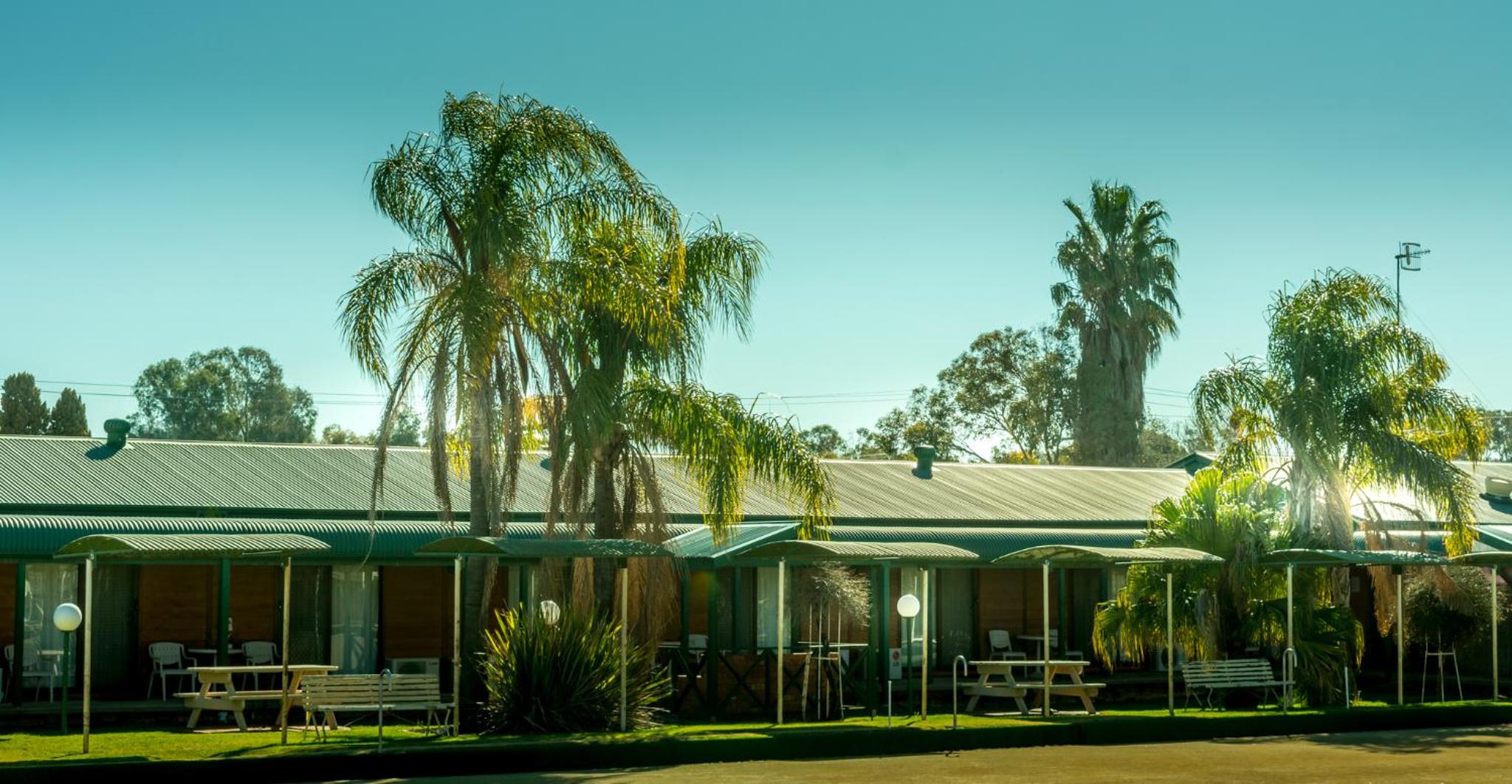 Deniliquin Country Club Motor Inn