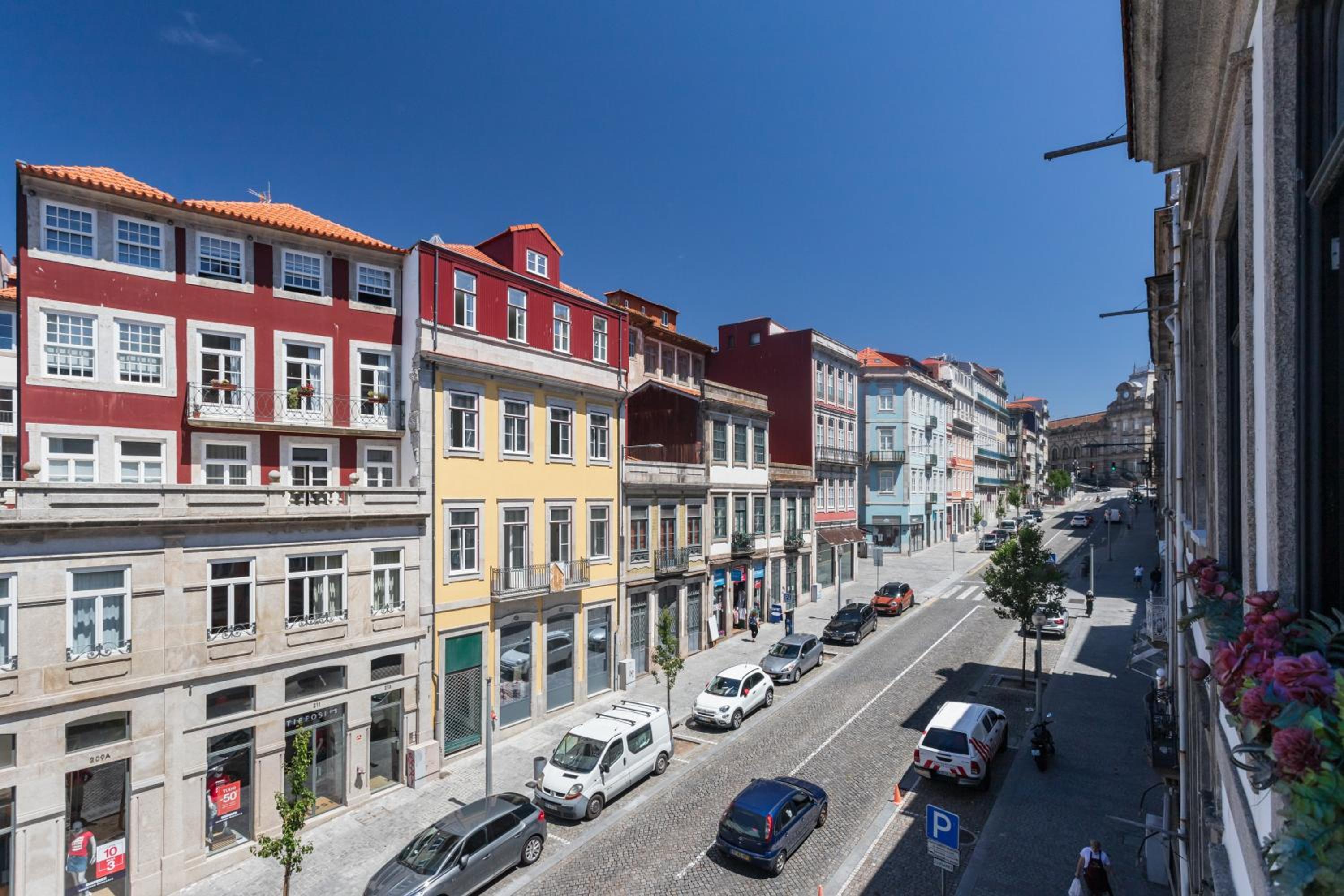 Mouzinho 244 - Porto Houses & Suites view 2