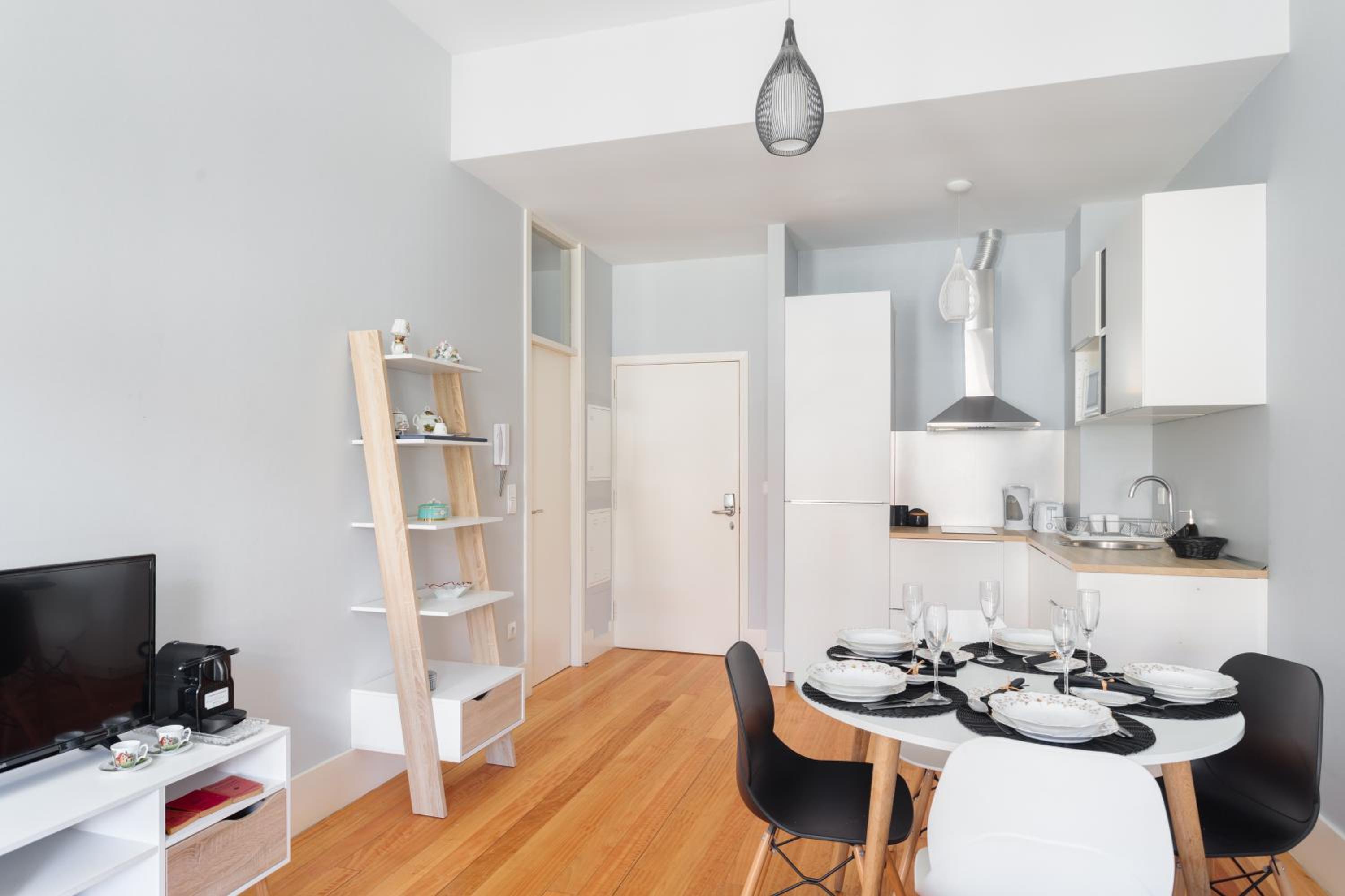 Mouzinho 244 - Porto Houses & Suites view 5