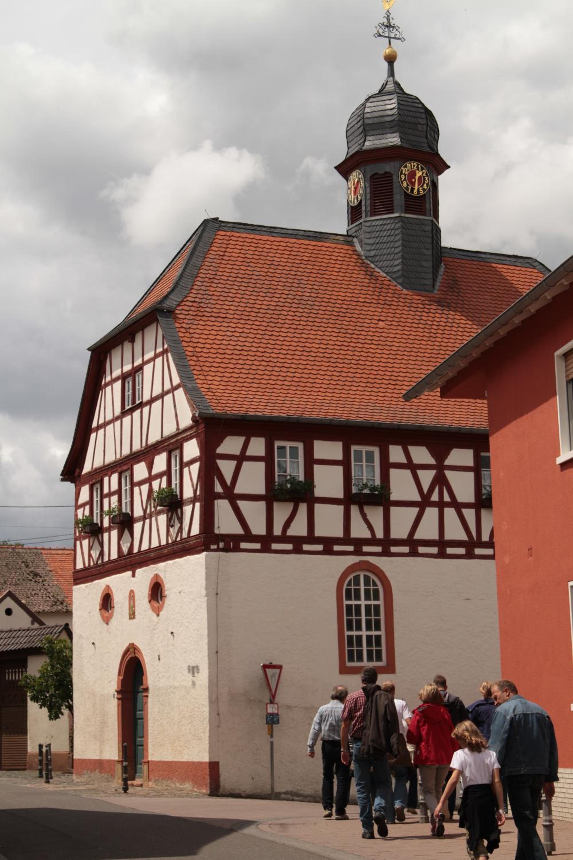 Bio-Weingut, Gästehaus und Kräuterhof