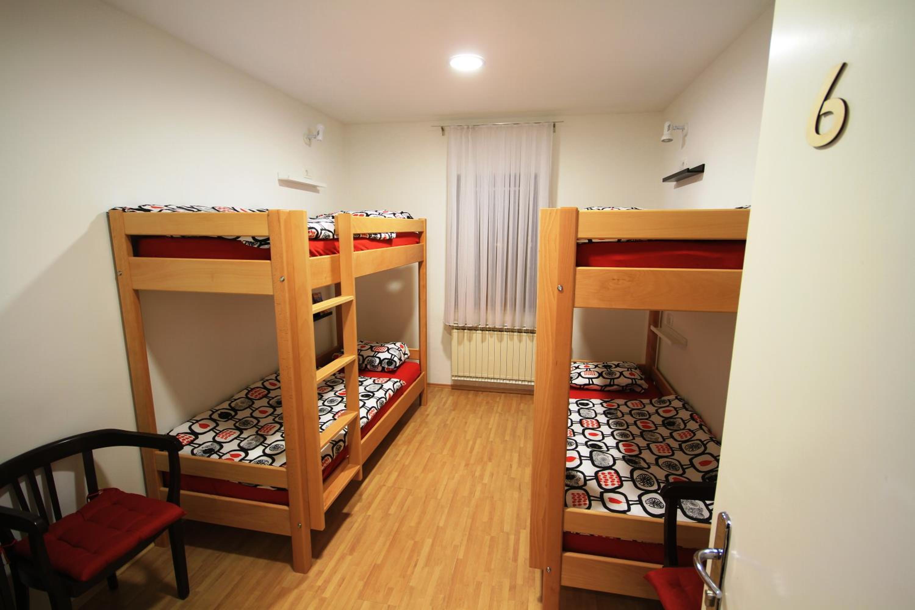 Photo 8