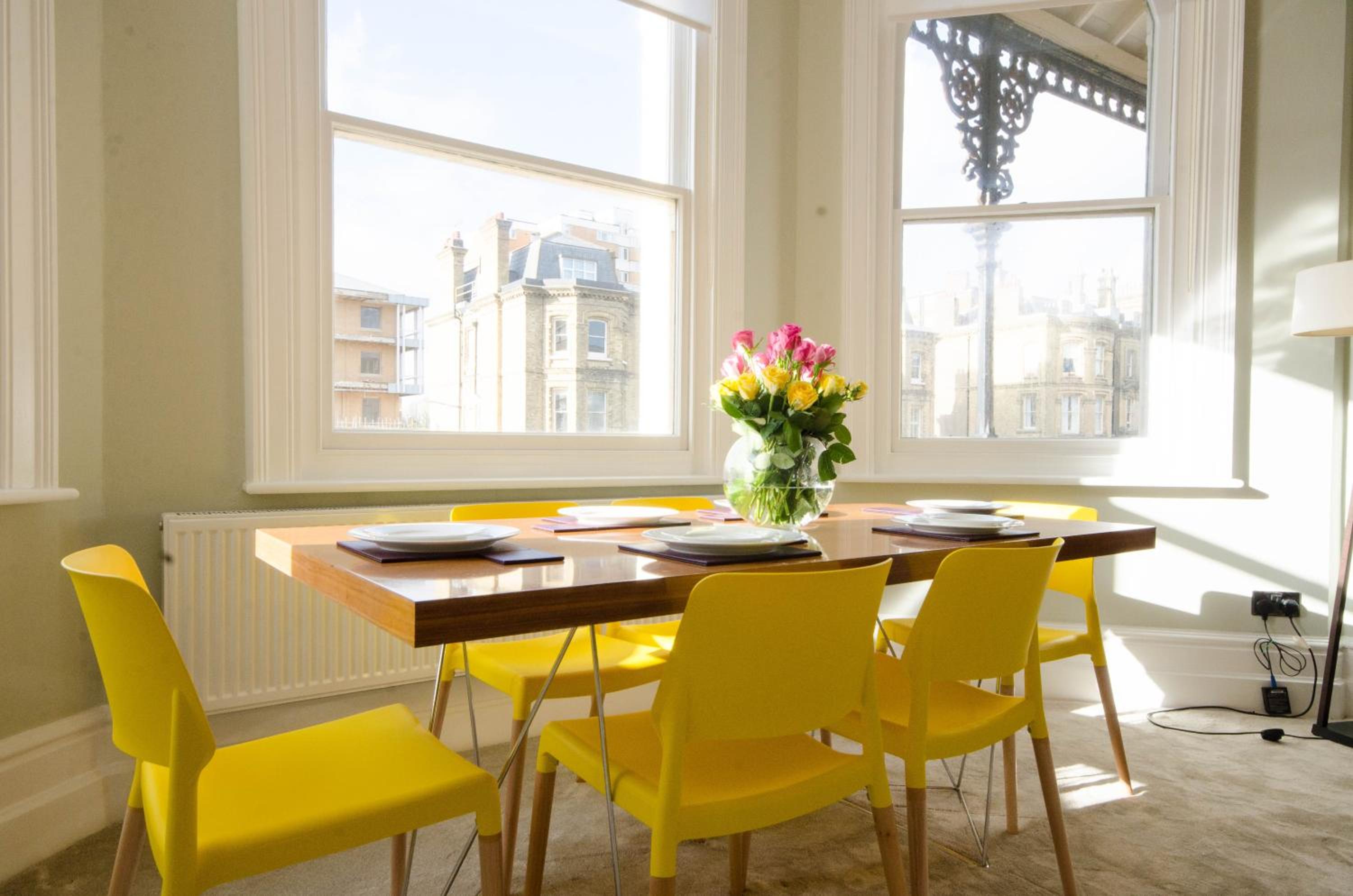 Seaview Mansion Apartment - Central Hove with PARKING view 4