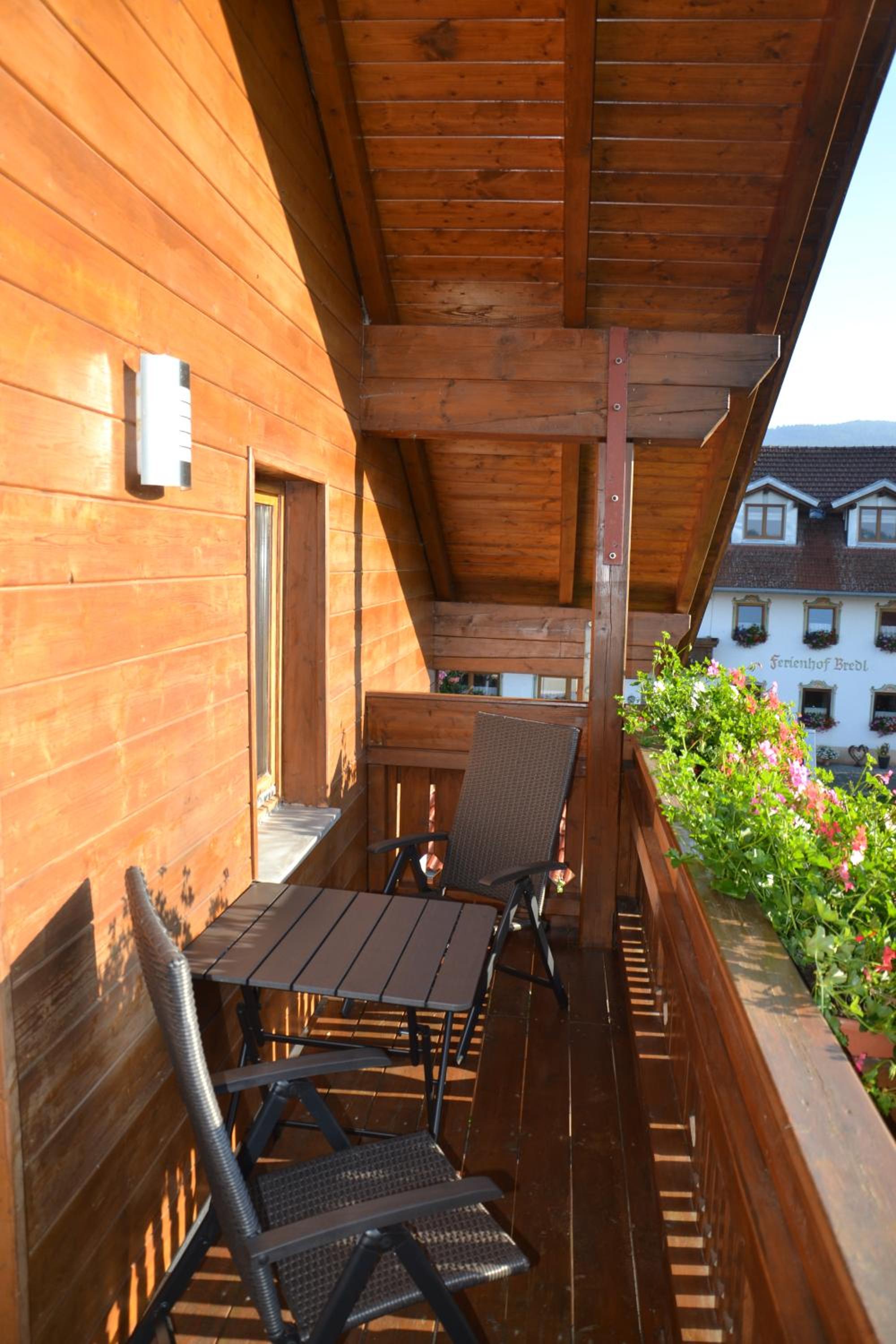 Hans-Girgl-Hof view 3