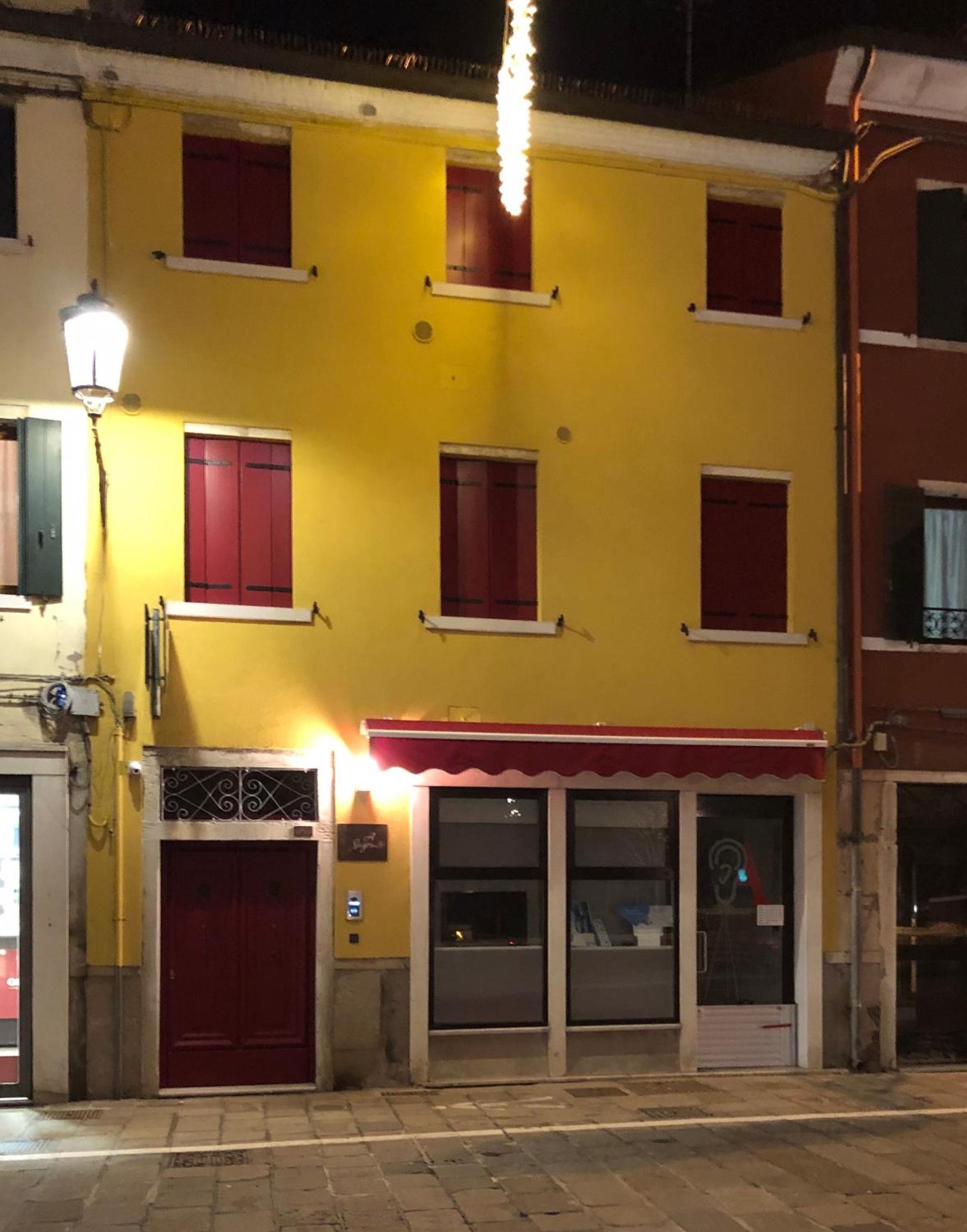Al Sagraeto White apartment view 2