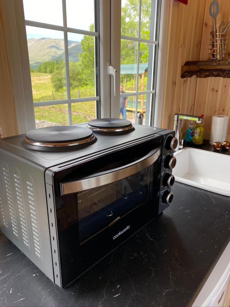 Wee Highland Hideaway Hut