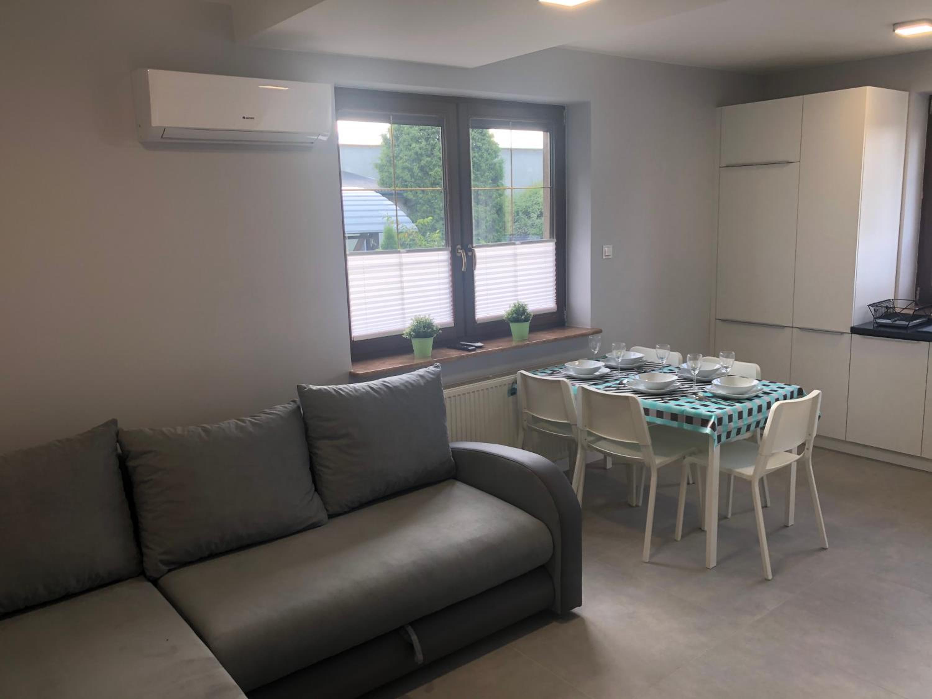 Klimatyzowane Apartamenty i Pokoje przy Targach Kielce view 2