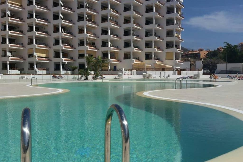 Large studio apartment with lovely terrace and wifi photo 5