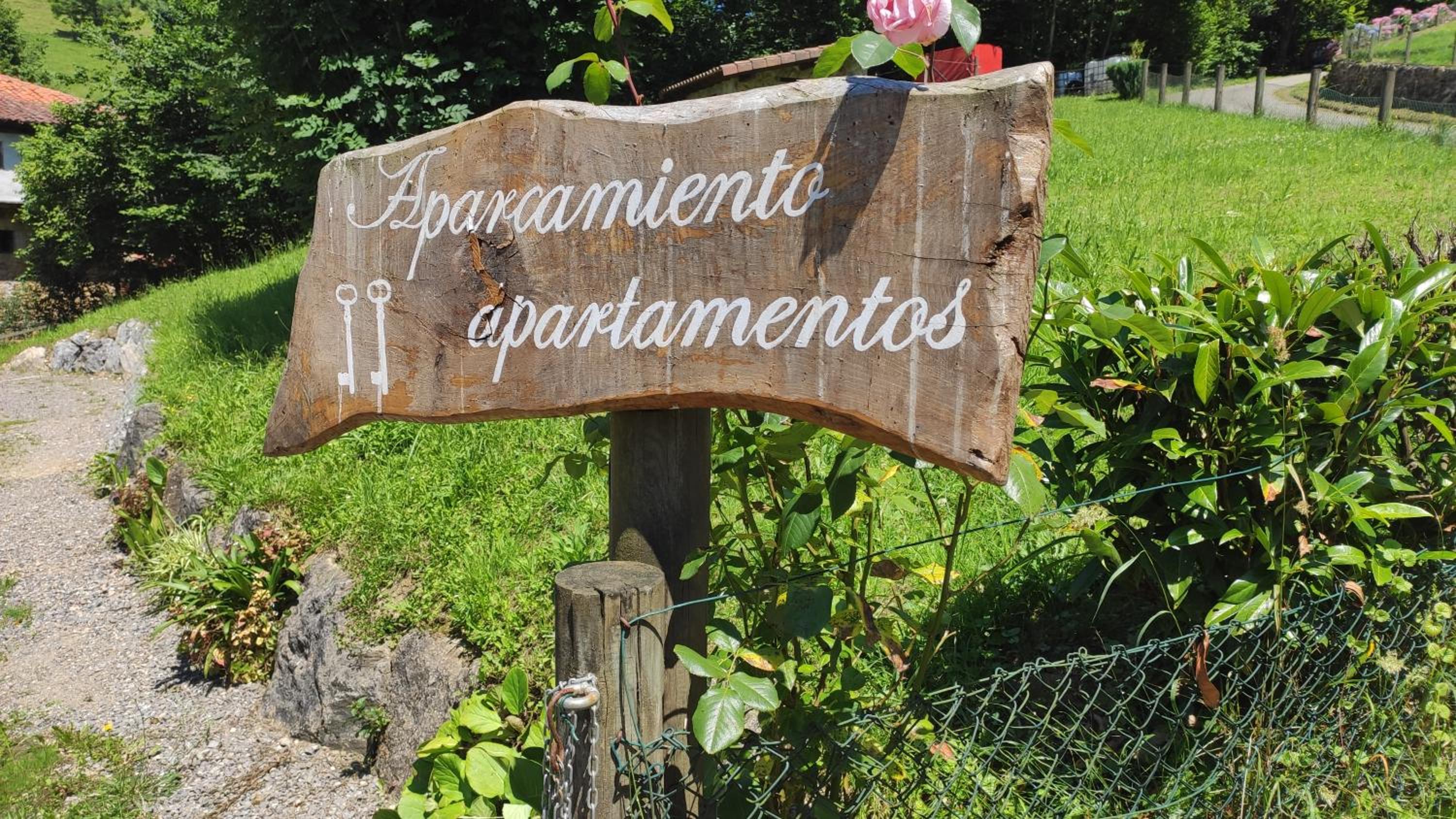 Apartamentos Rurales La Caviana