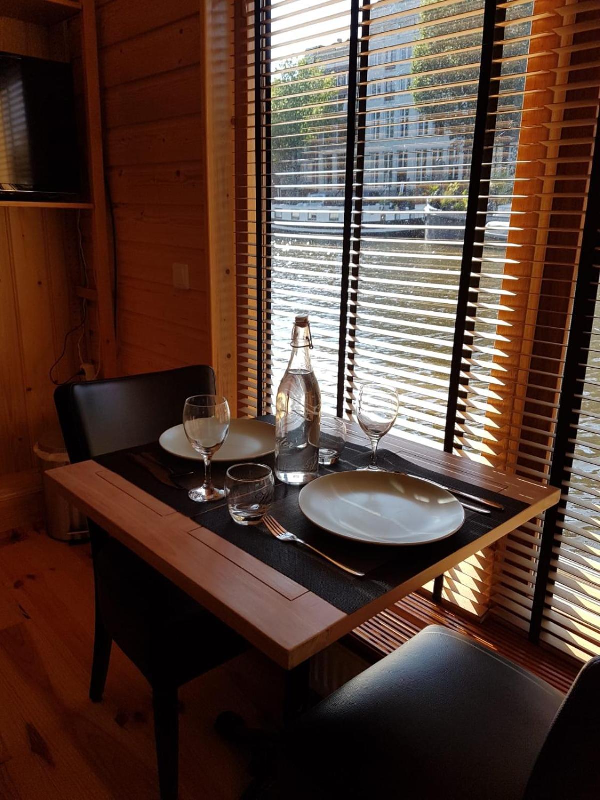 Mar&Mar Houseboat Studio