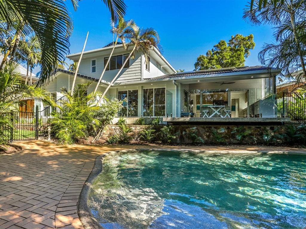 The Perfect Pet Friendly Escape, Sunshine Beach