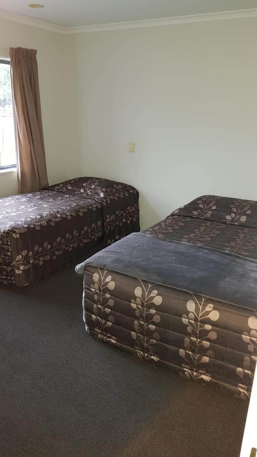 Tudor Lodge Motel