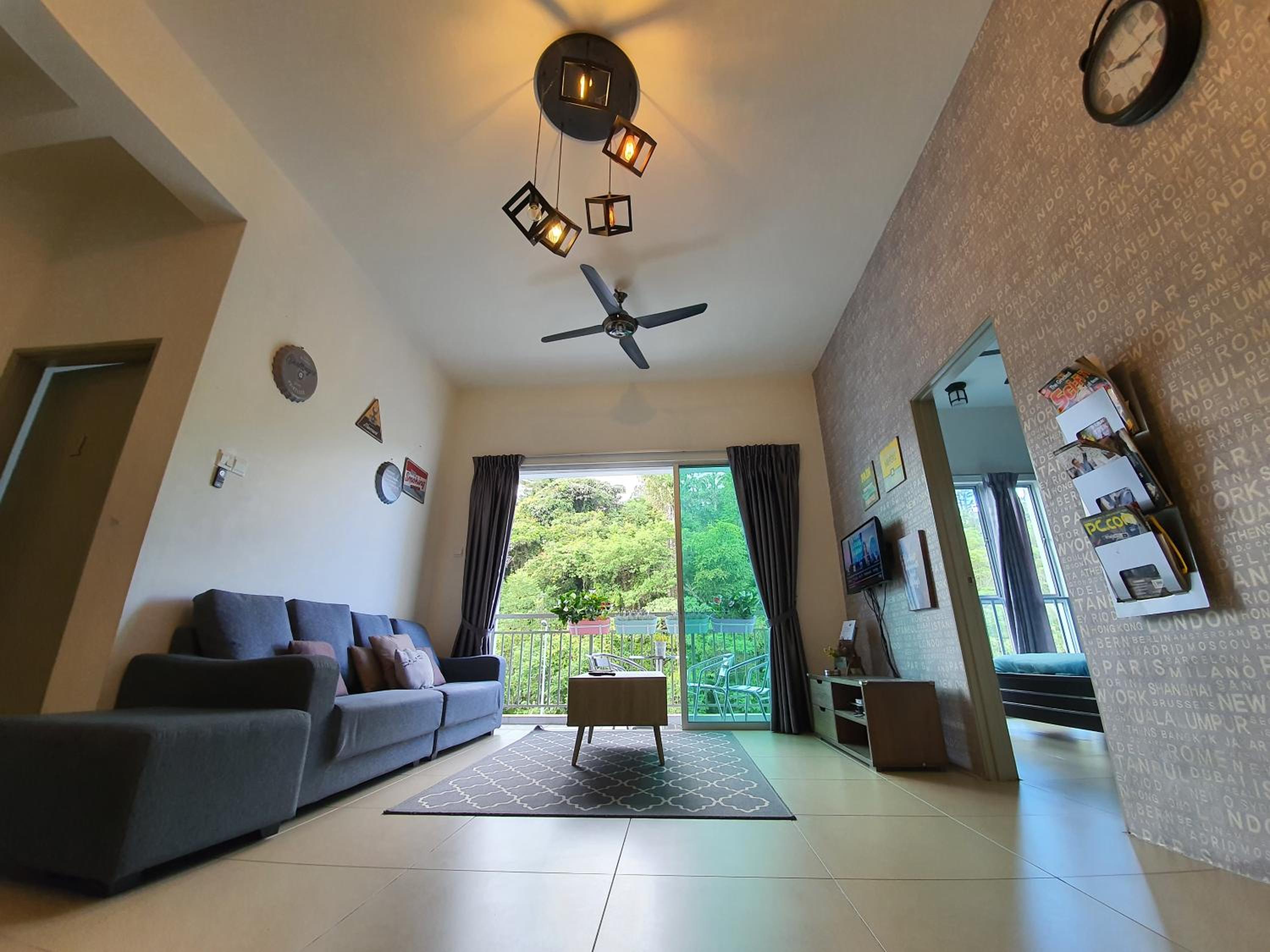 Cameron Forest Home - Golden Hills view 4