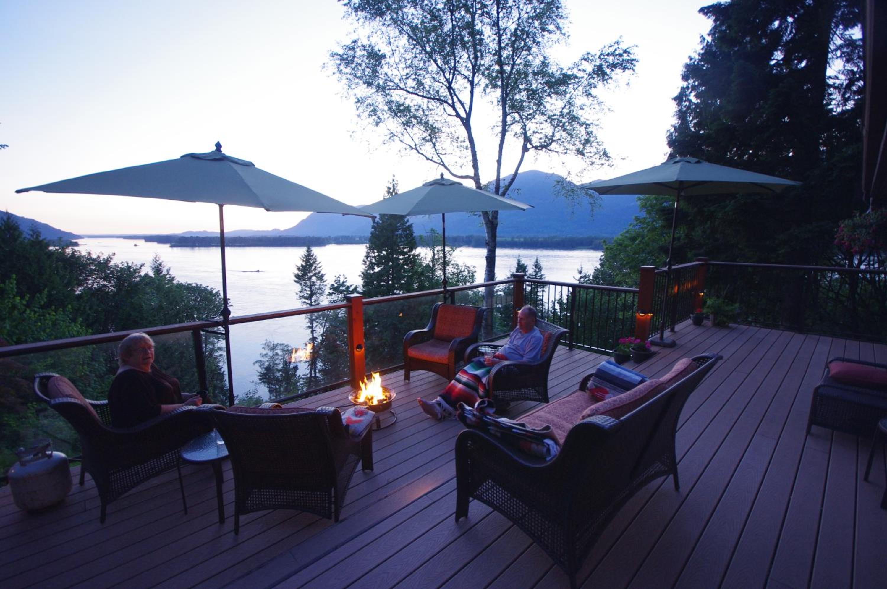 The Fraser River's Edge BB Lodge - Property Image 40